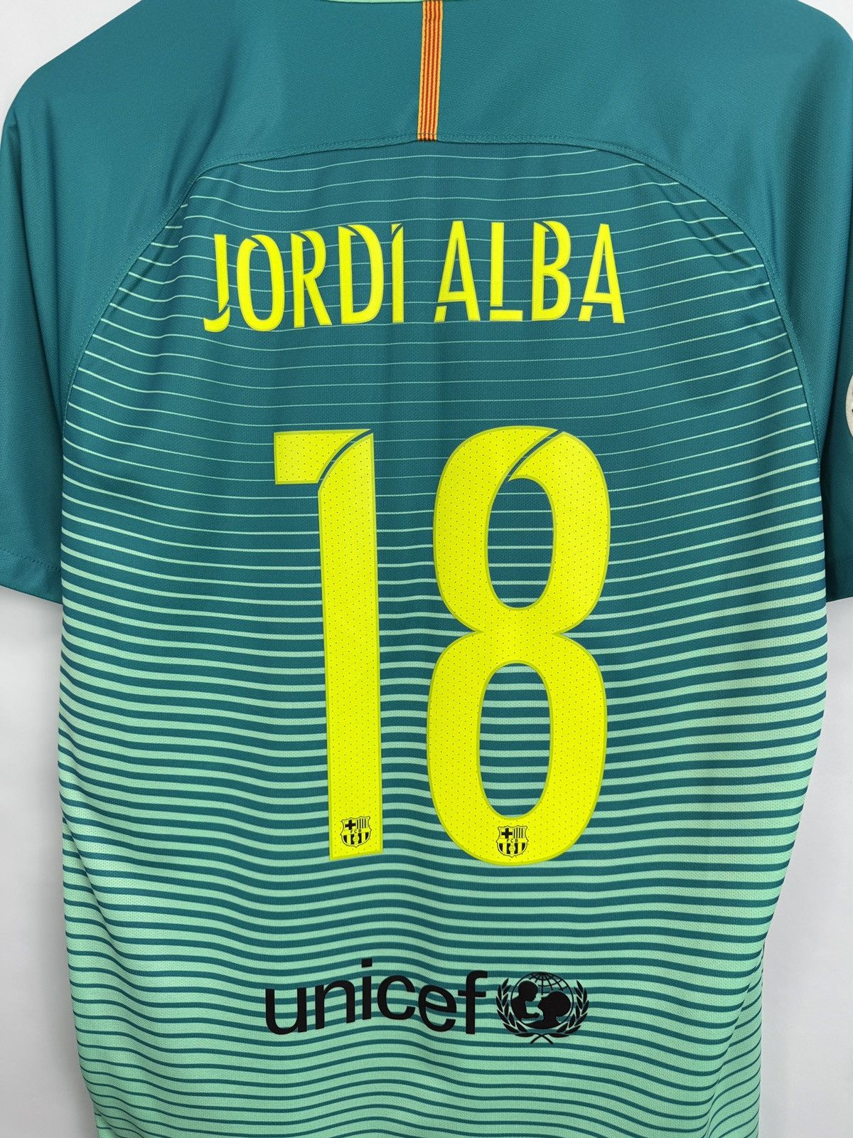 Nike 🇪🇸 2016 Jordi Alba #18 Barcelona Nike Soccer Away Jersey UCL Size US M / EU 48-50 / 2 - 14 Thumbnail