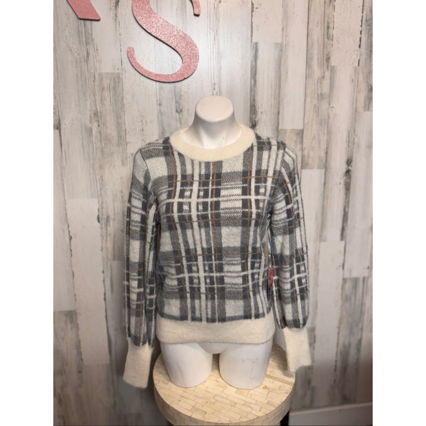 Other Evereve Plaid Fuzzy Knit Sweater XS Gray Cream Soft Warm Cozy Size XS / US 0-2 / IT 36-38 - 2 Thumbnail