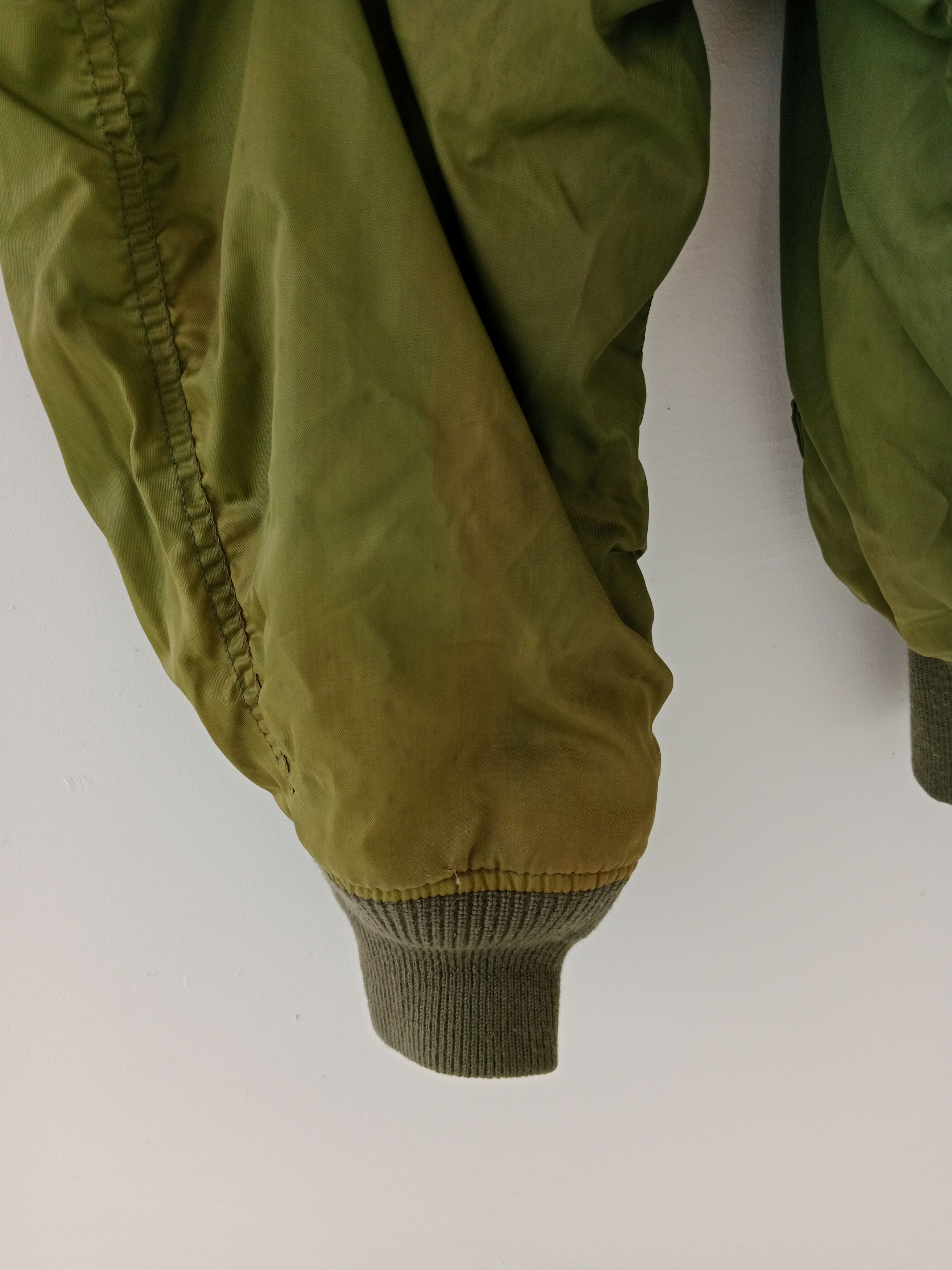 Vintage Vintage MA-1 Flyers Thrashed Reversible Jacket Bomber Size US L / EU 52-54 / 3 - 11 Thumbnail