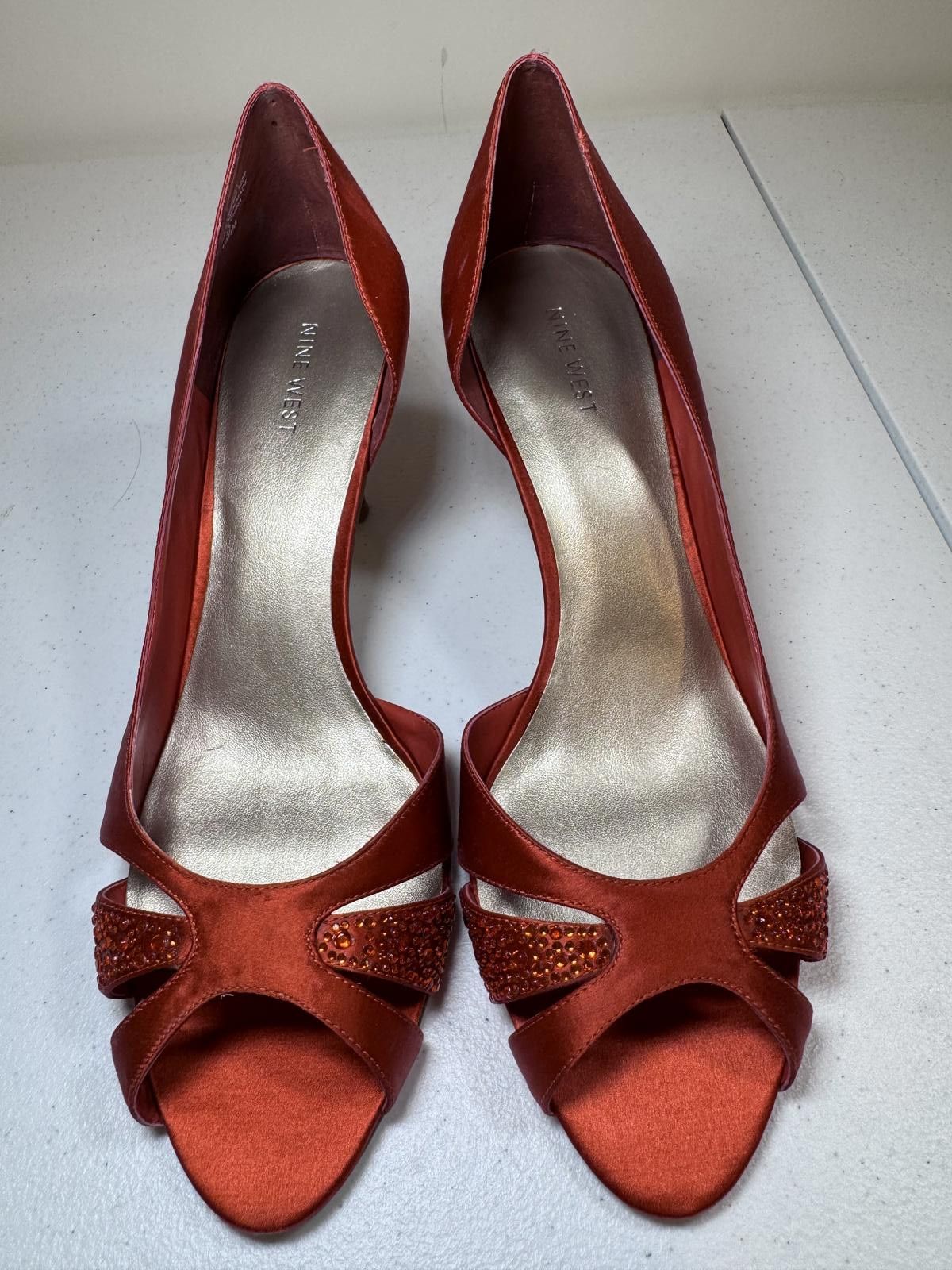 Designer Elegant New West Satin Peep-Toe Heels Size US 10.5 / IT 40.5 - 1 Thumbnail