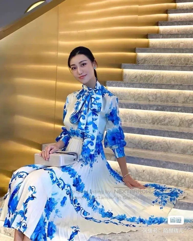 Valentino Valentino Blue and white blue and white porcelain streamer Size S / US 4 / IT 40 - 8 Thumbnail