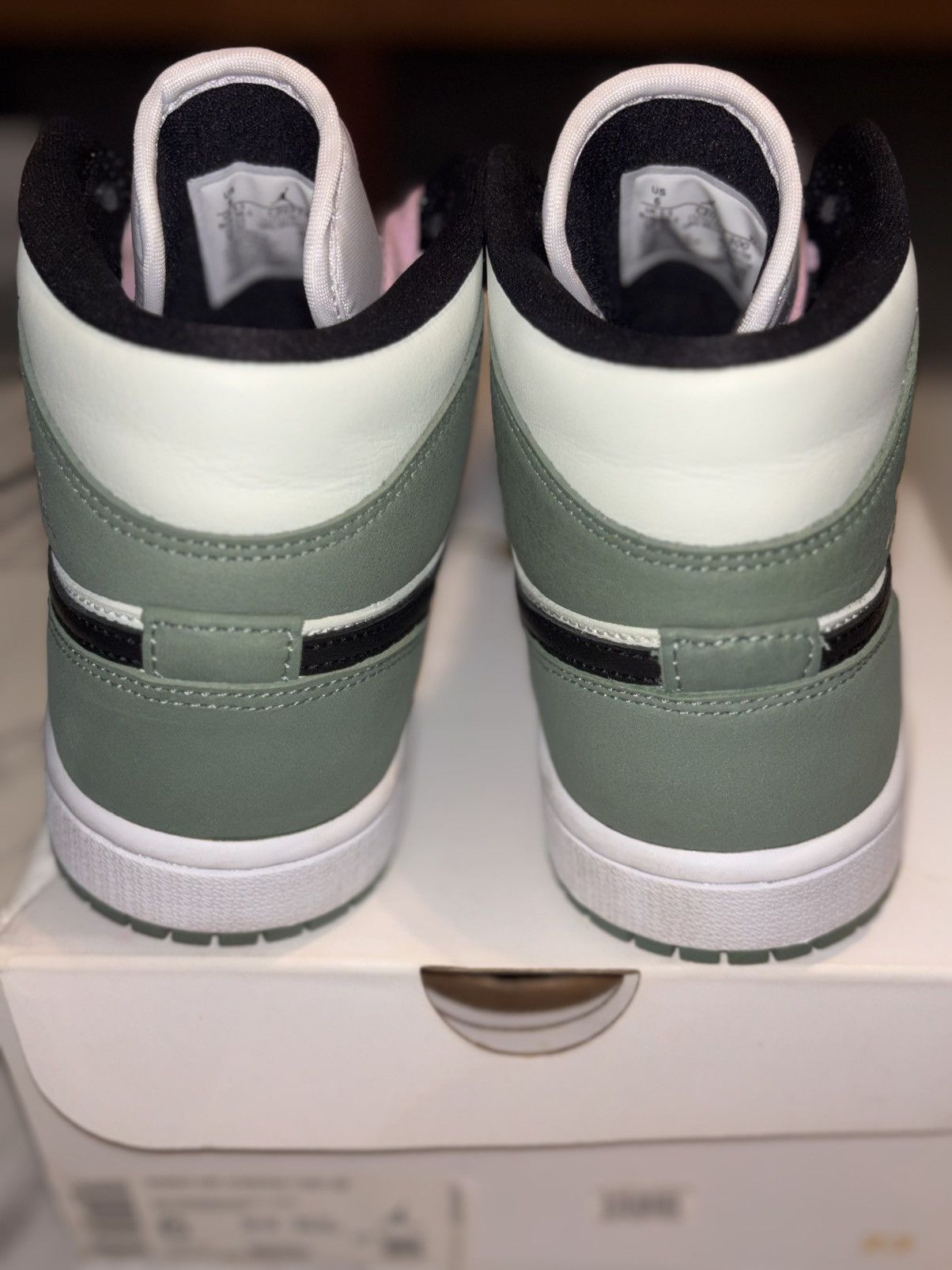 Jordan Brand WMNS Jordan 1 Mid SE Dutch Green Size US 6 / IT 36 - 4 Thumbnail