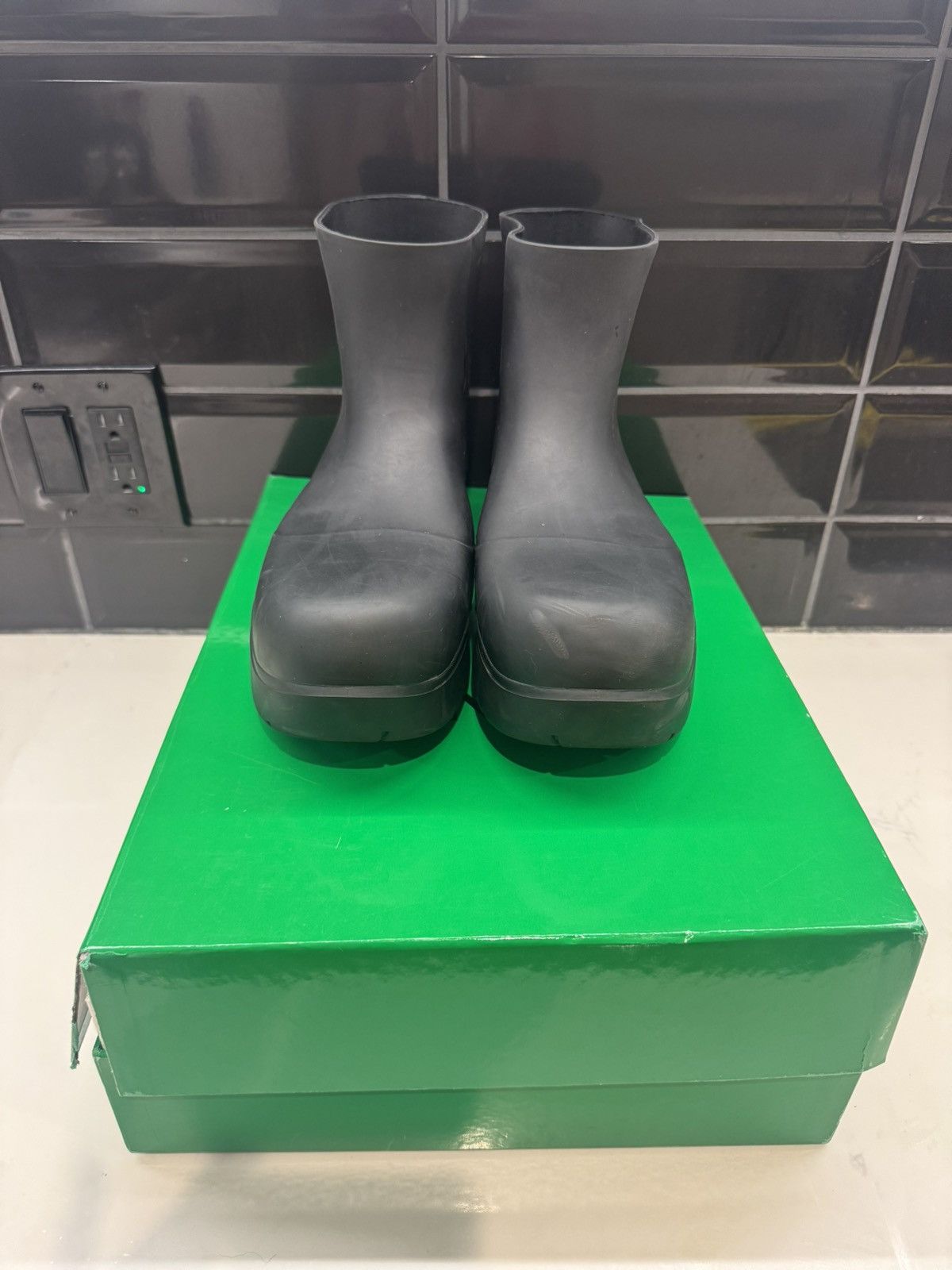 Bottega Veneta Bottega Veneta Puddle Boots Black Rubber  display picture 2