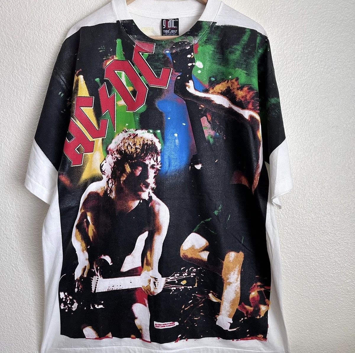 Giant Vintage AC/DC All Over Print T Shirt AOP Size XXL 2XL Size US XXL / EU 58 / 5 - 2 Thumbnail