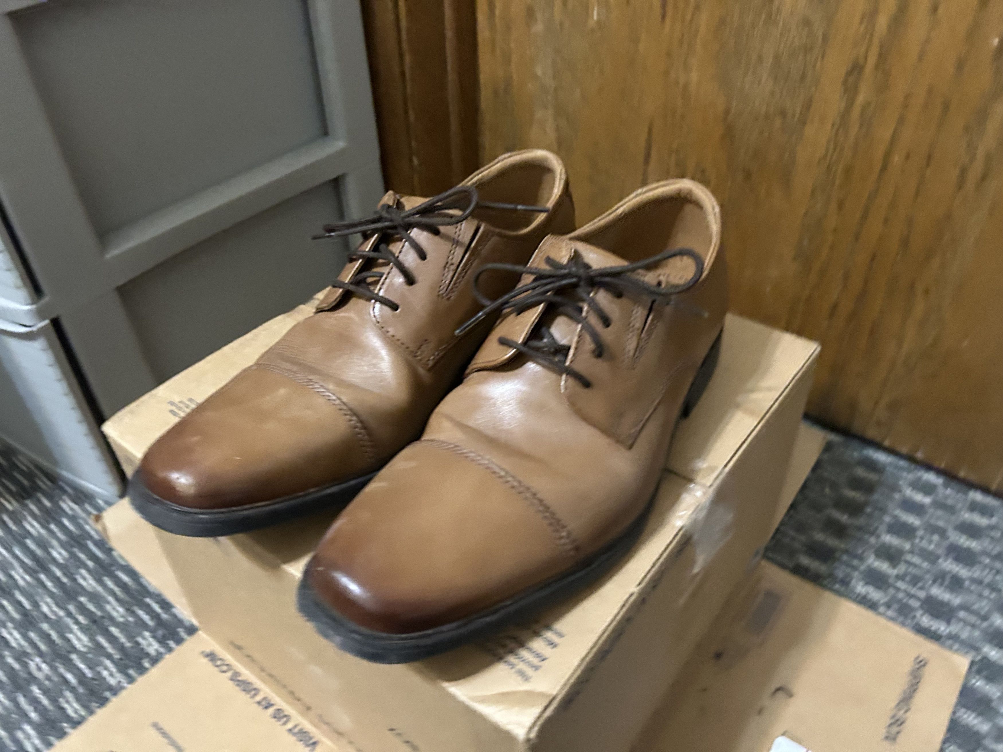 Clarks Clarks Mens Tilden Cap Dark tan leather Size US 10.5 / EU 43-44 - 2 Thumbnail