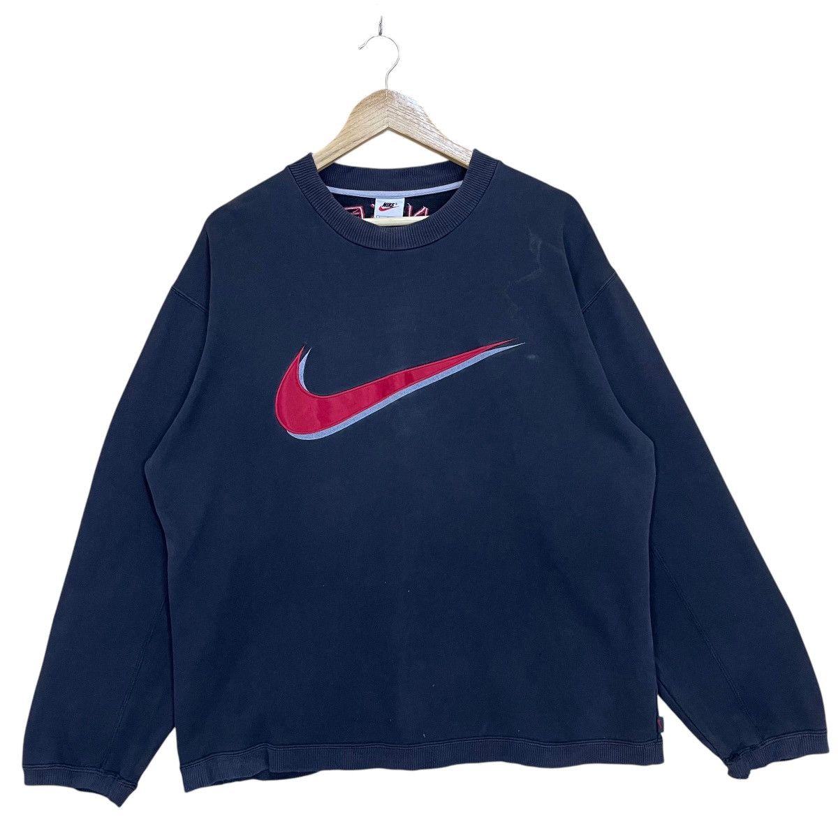 Vintage Vintage 90s Nike Swoosh Crewneck Sweatshirt Size US L / EU 52-54 / 3 - 1 Thumbnail