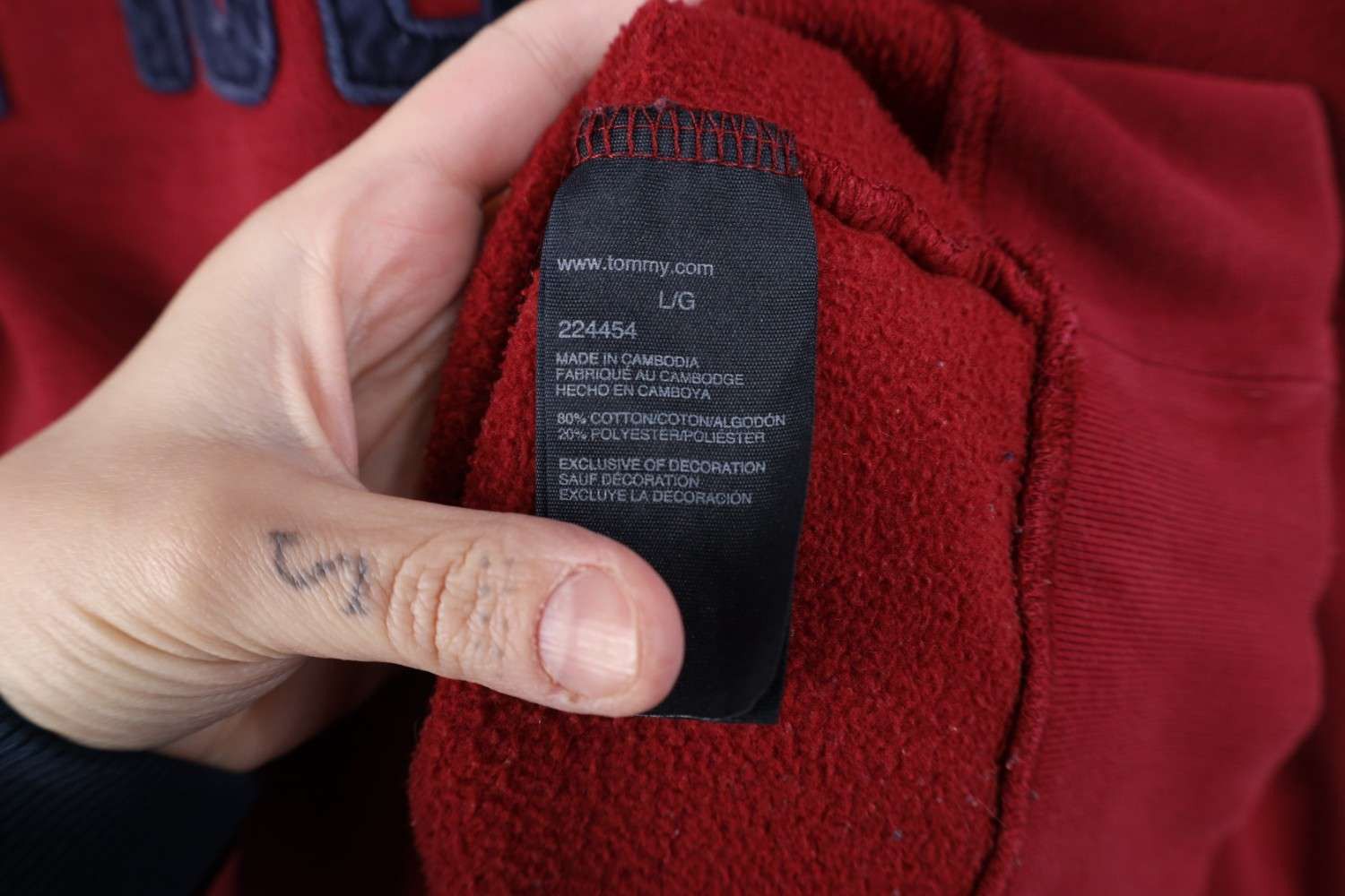 Tommy Hilfiger Vintage Y2K Tommy Hilfiger Spell Out Crewneck Sweatshirt Red Size US L / EU 52-54 / 3 - 13 Thumbnail
