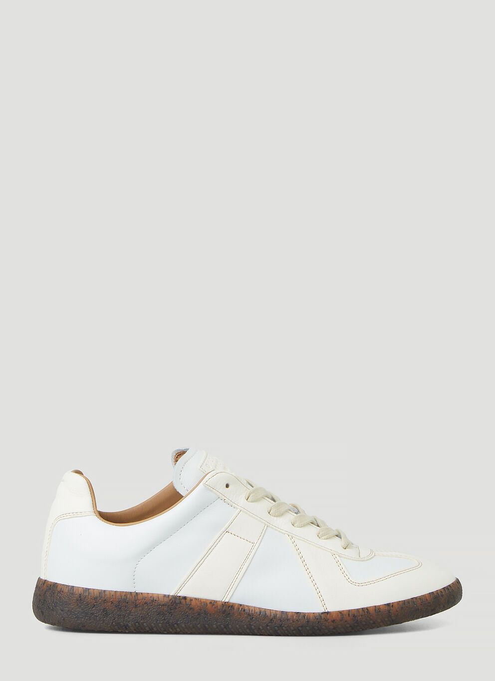 o1w1db11223 Sneakers in White