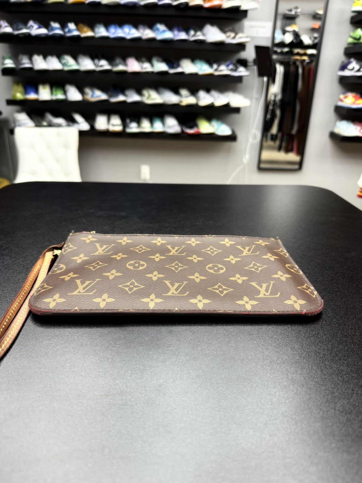 Louis Vuitton Louis Vuitton Neverfull MM Pouch wristlet wallet Size ONE SIZE - 5 Thumbnail