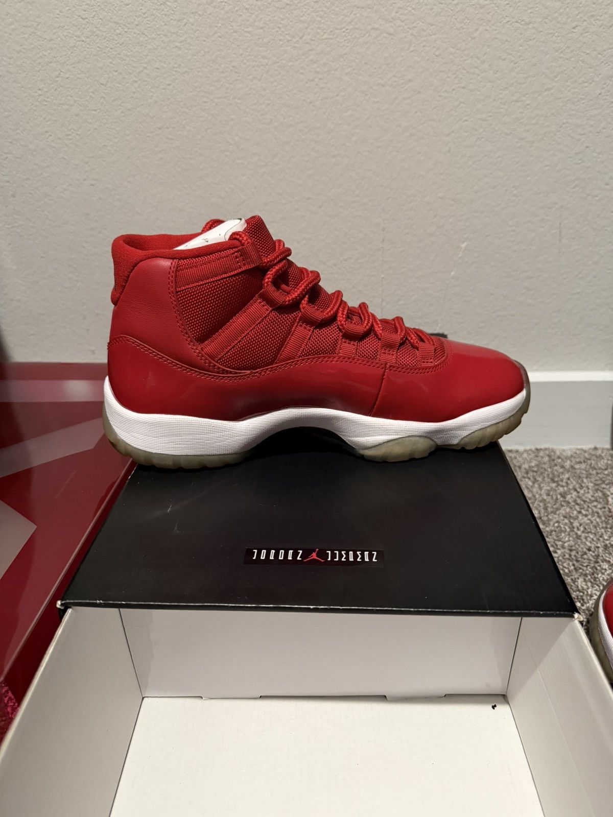 Nike Gym Red Jordan 11 Size US 8.5 / EU 41-42 - 11 Thumbnail