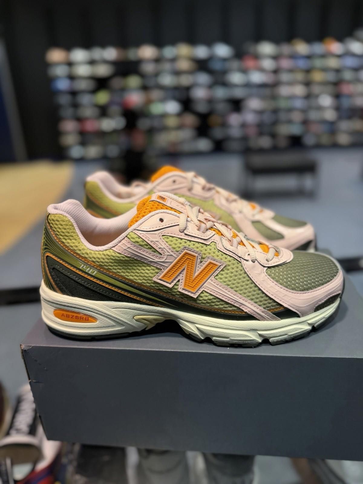 New Balance New Balance 740 Saignée Pink Green Sneakers U740GP2 (10.5) Size US 10.5 / EU 43-44 - 2 Thumbnail