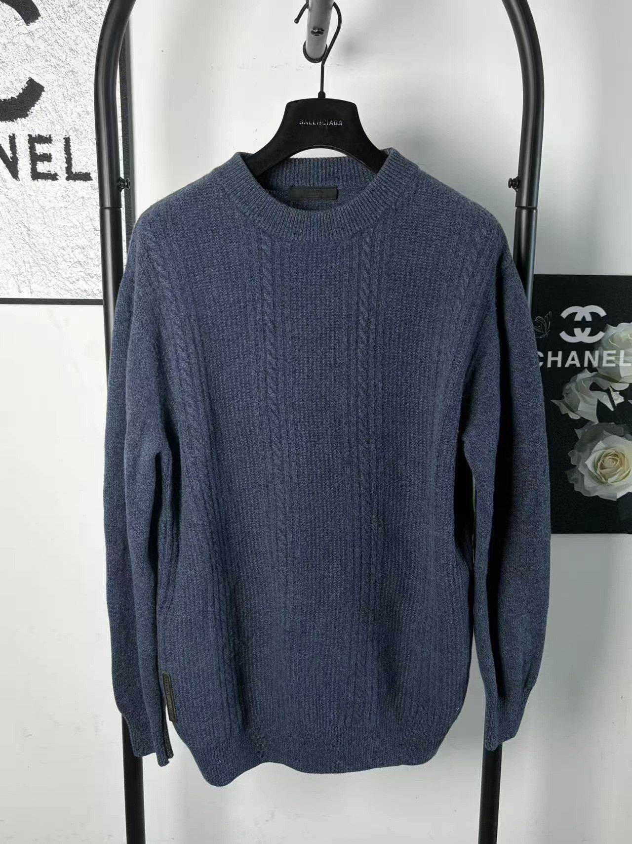Prada Prada Knit White Sweater l Men Size US L / EU 52-54 / 3 - 1 Thumbnail