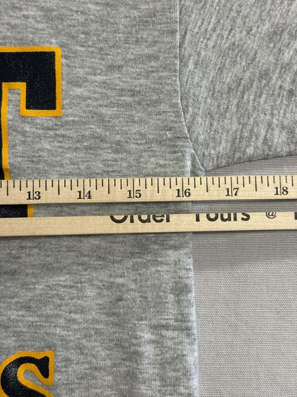 Designer Vintage University of Pittsburgh T-shirt Pitt Panthers Tee S Size US S / EU 44-46 / 1 - 8 Thumbnail