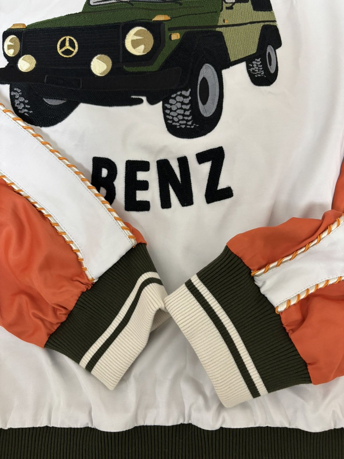Moncler MONCLER GENIUS Mercedes-Benz by NIGO White Navy Reversible Size US L / EU 52-54 / 3 - 13 Thumbnail