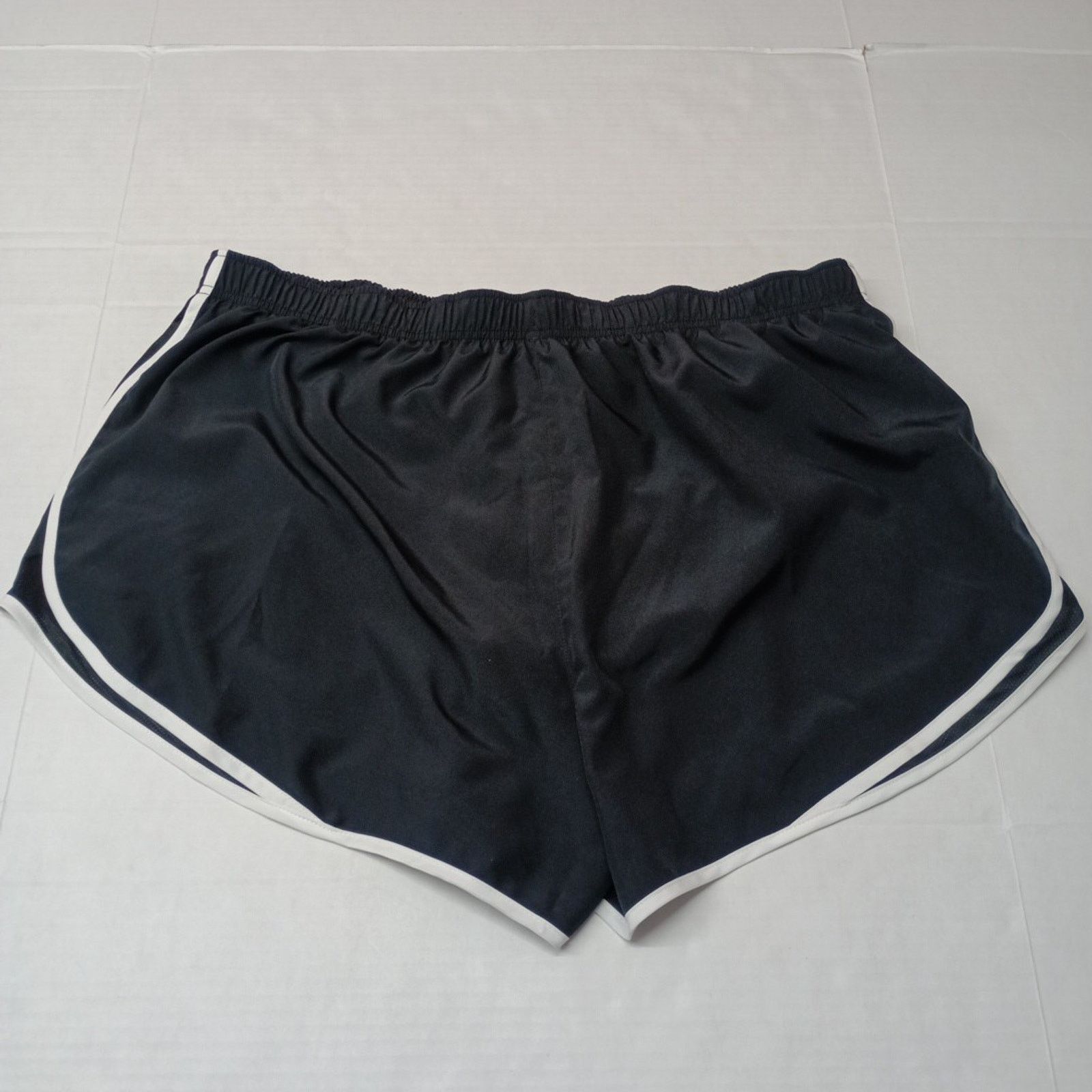 Nike Nike Tempo Dri-Fit Running Athletic Shorts Women's 2X Black Size 40" / US 18 - 6 Thumbnail