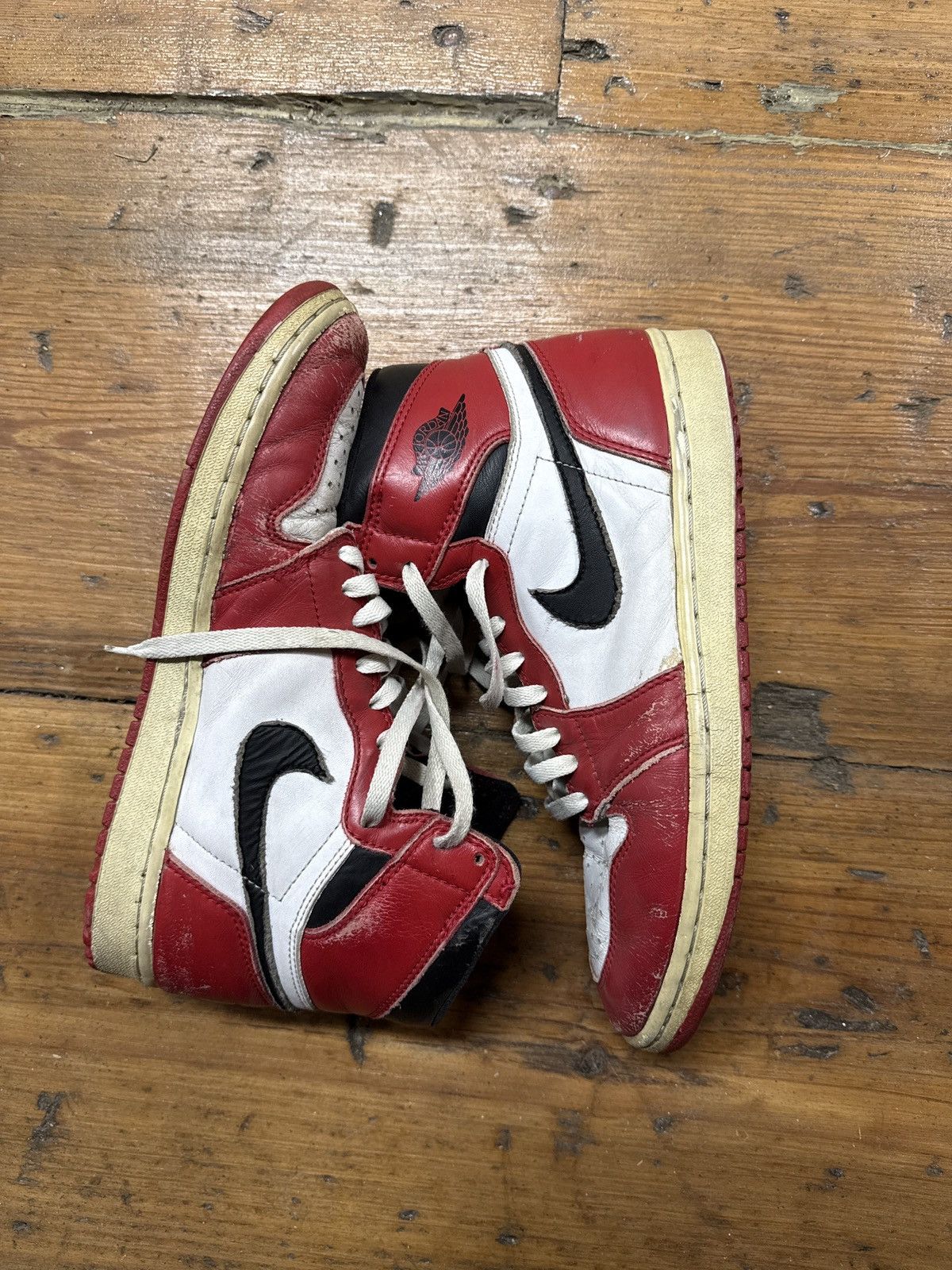 Nike 1994 nike Jordan 1 “chicago” Size US 10.5 / EU 43-44 - 3 Thumbnail
