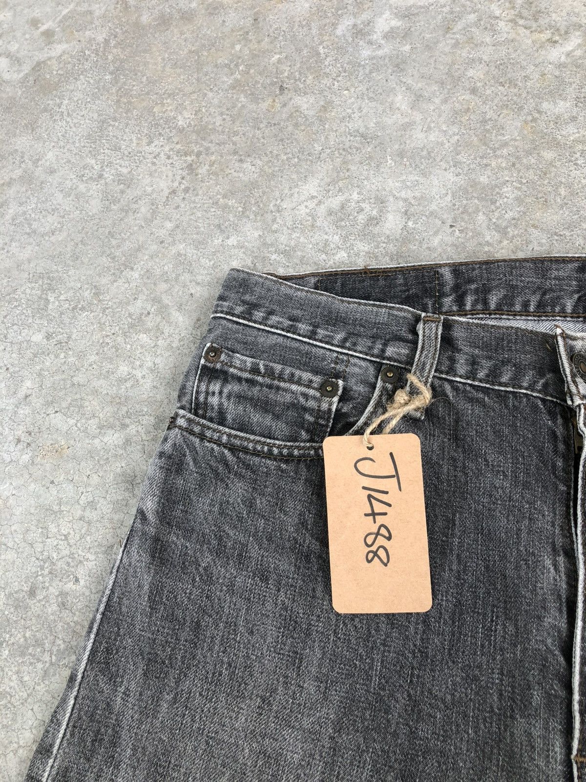 Levi's Vintage Levis 505 Distressed Denim Made in japan Size US 33 - 14 Thumbnail