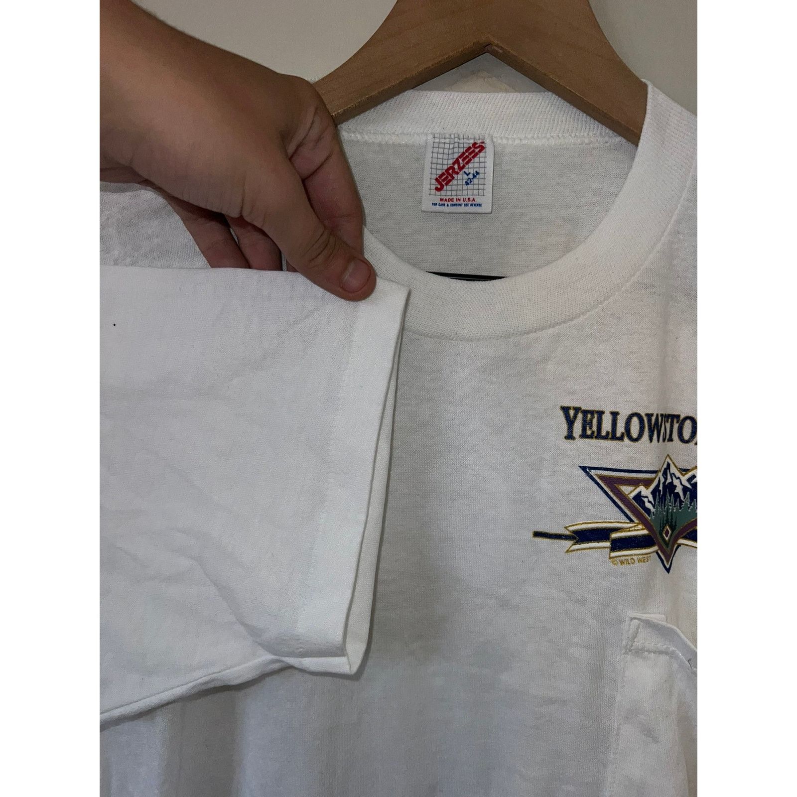 Jerzees Vintage Yellowstone Park Shirt Nature White L Pocket Tee Size US L / EU 52-54 / 3 - 4 Thumbnail
