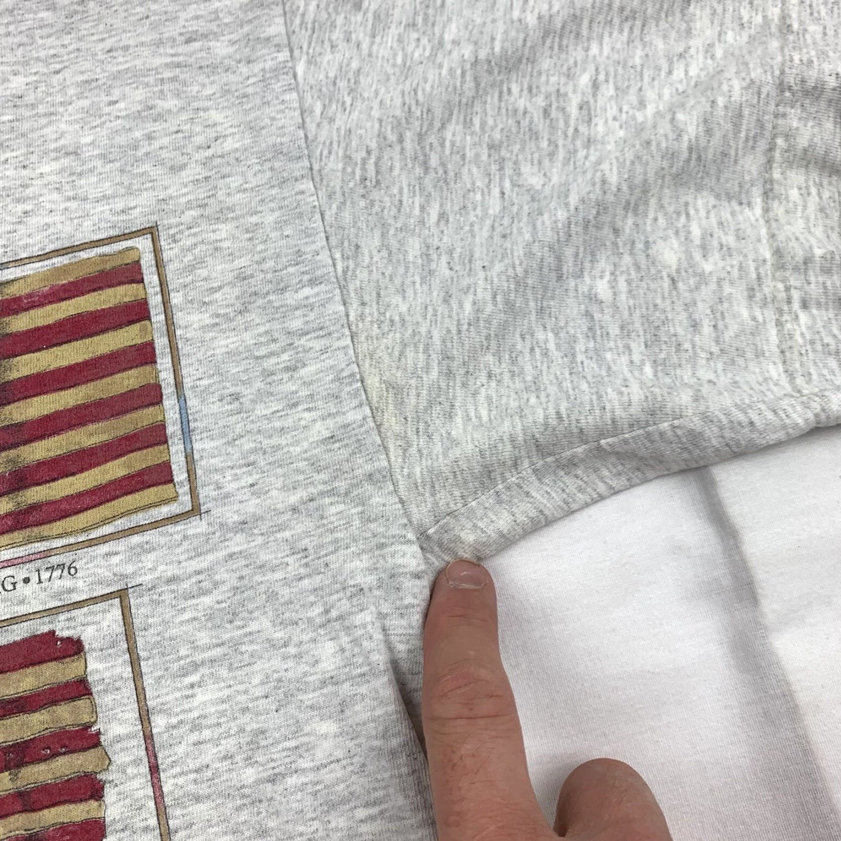 Vintage VINTAGE USA Flags T Shirt Adult M Gray History Y2K 90s Mens T-Shirt Size US M / EU 48-50 / 2 - 4 Thumbnail