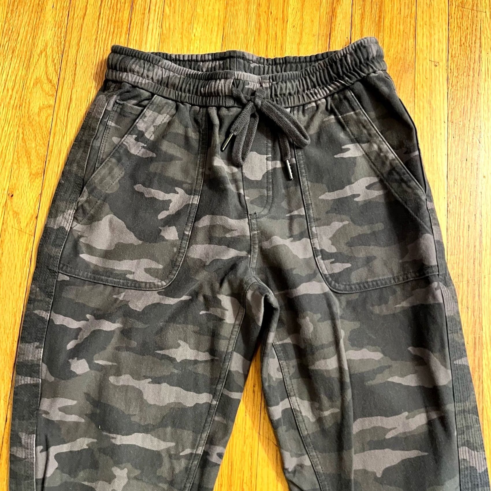 Athleta Athleta Pants Womens 4 Green Camo Jogger Sweatpants Size 27" / US 4 / IT 40 - 2 Thumbnail