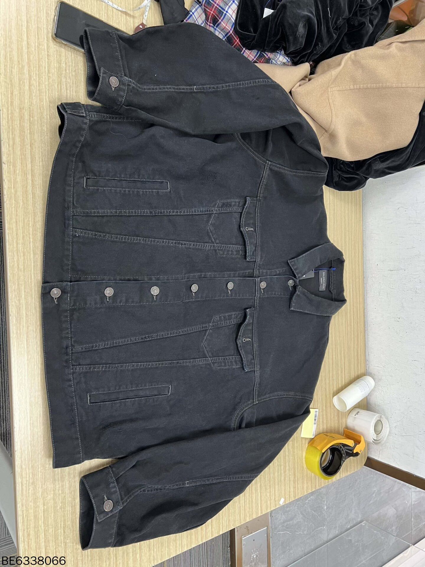 Balenciaga Balenciaga Logo Denim Jacket Single Breasted Size US S / EU 44-46 / 1 - 1 Thumbnail