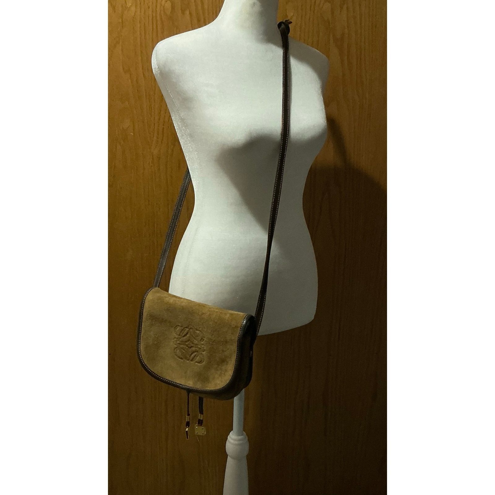 Loewe Vintage Loewe Crossbody Anagram Shoulder Bag Suede Leather Size ONE SIZE - 2 Thumbnail