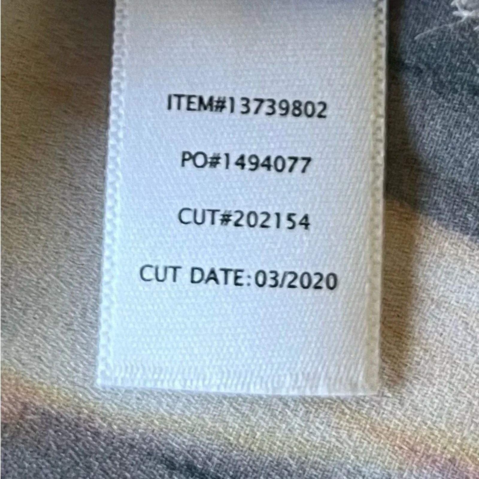 The Unbranded Brand Torrid Georgette Raw Edge Tank, size 2X. Tie dyed tank top. Size XXL / US 16-18 / IT 52-54 - 6 Thumbnail