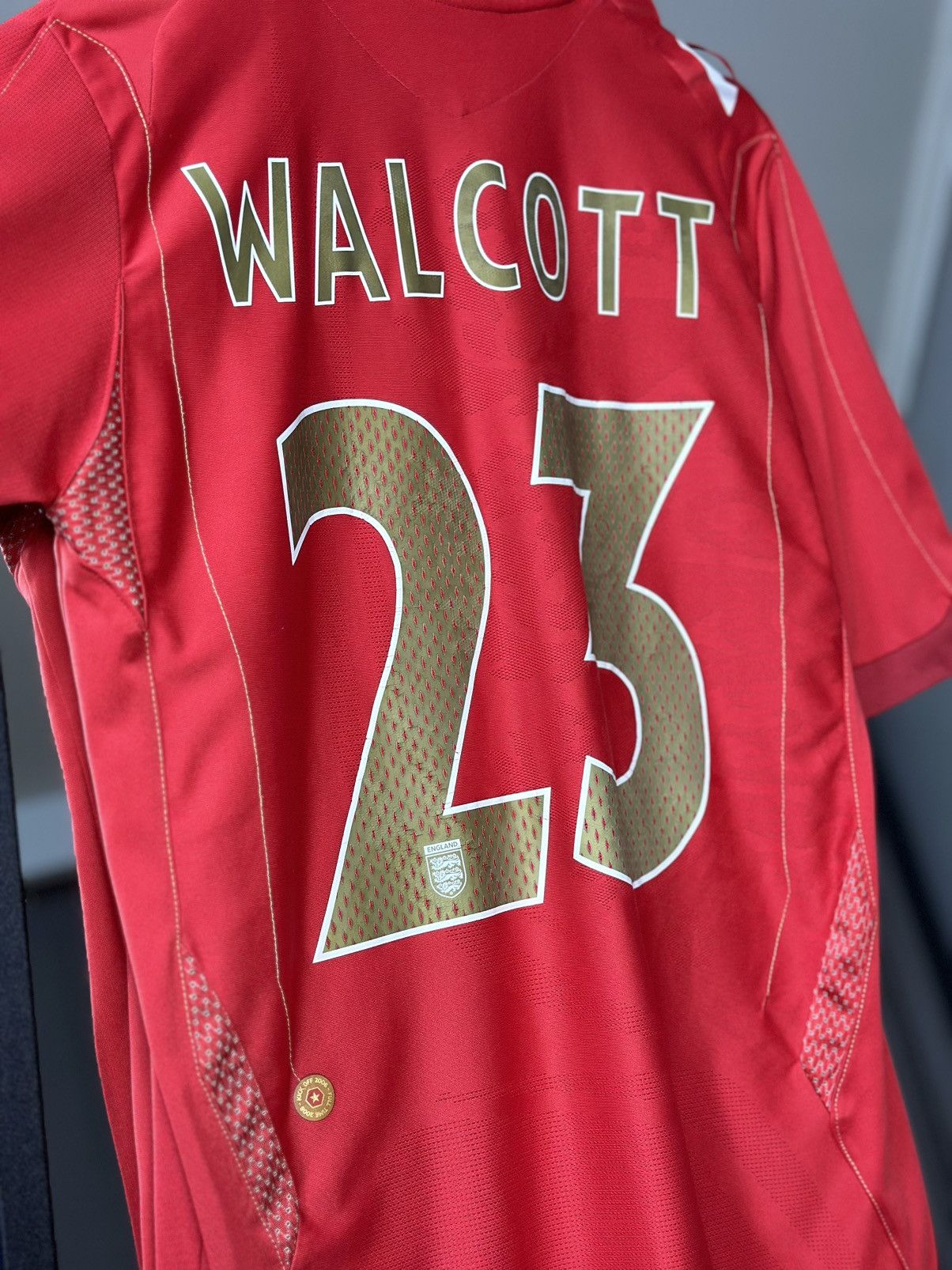 Umbro ENGLAND 2006 2008 AWAY FOOTBALL SHIRT SOCCER JERSEY WALCOTT Size US M / EU 48-50 / 2 - 14 Thumbnail