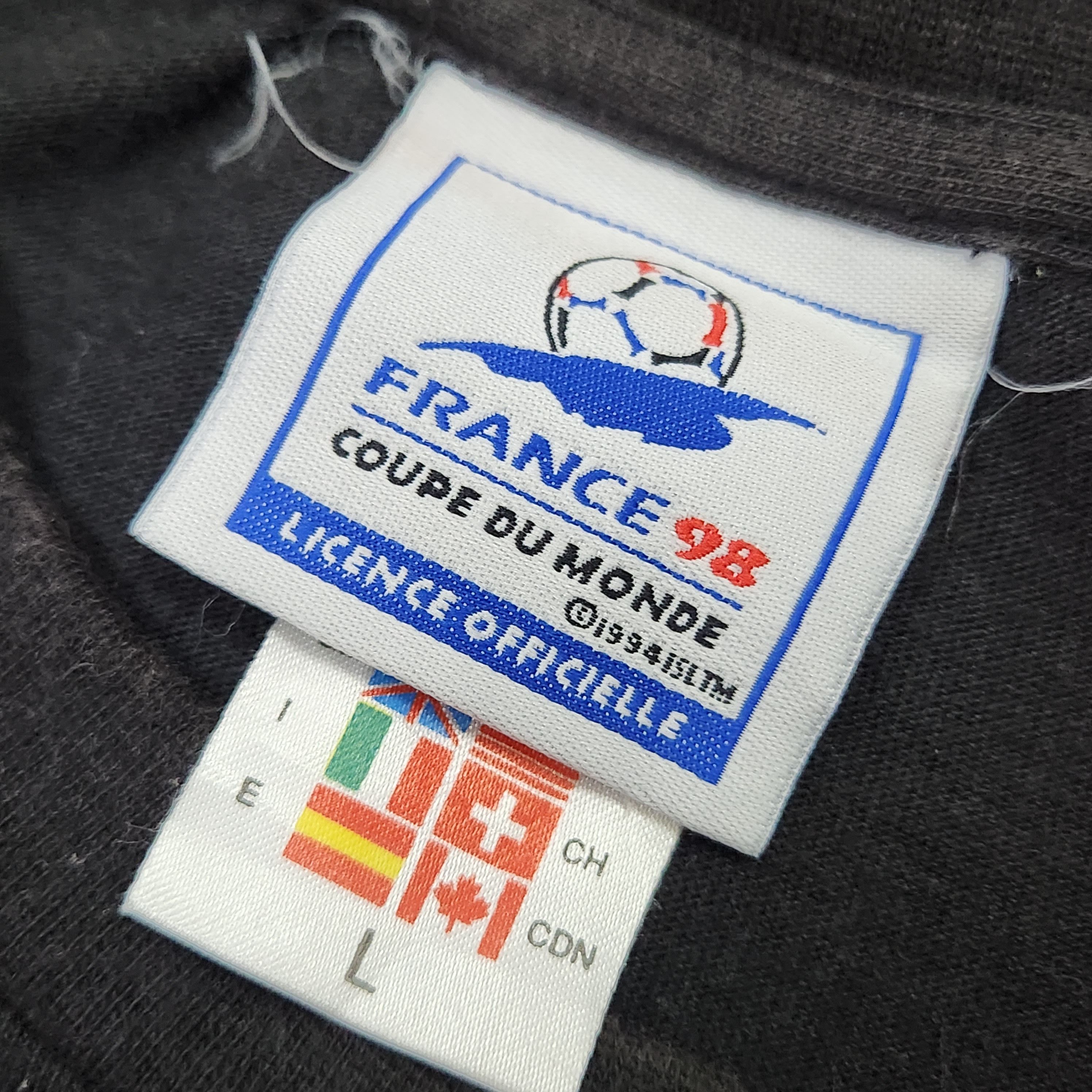 Adidas Vintage FIFA World Cup France 98 Adidas TShirt Size US L / EU 52-54 / 3 - 13 Thumbnail