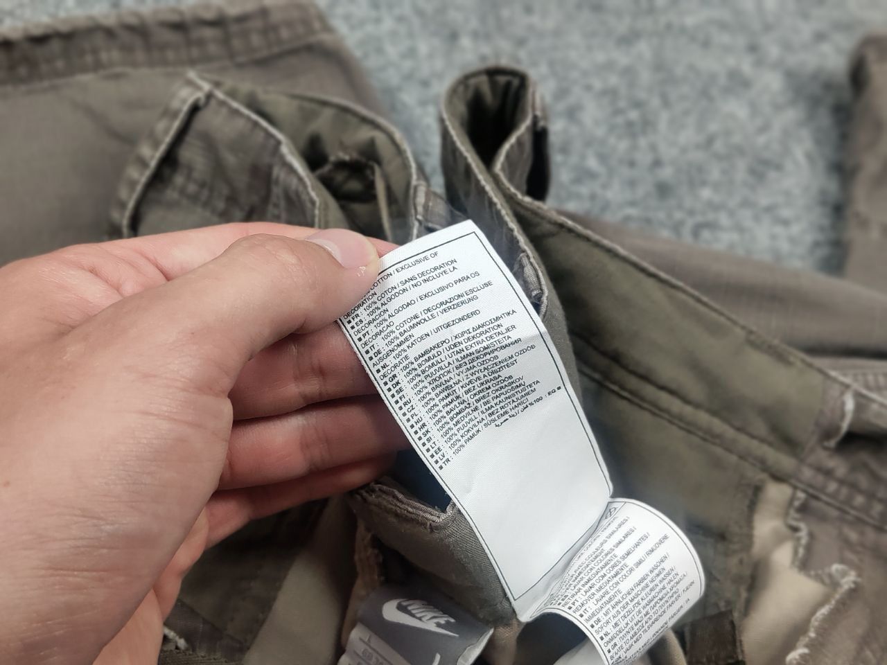 Nike Vintage Nike Cargo Canvas Baggy Beige Logo Shorts Y2K Style Size US 34 / EU 50 - 17 Thumbnail