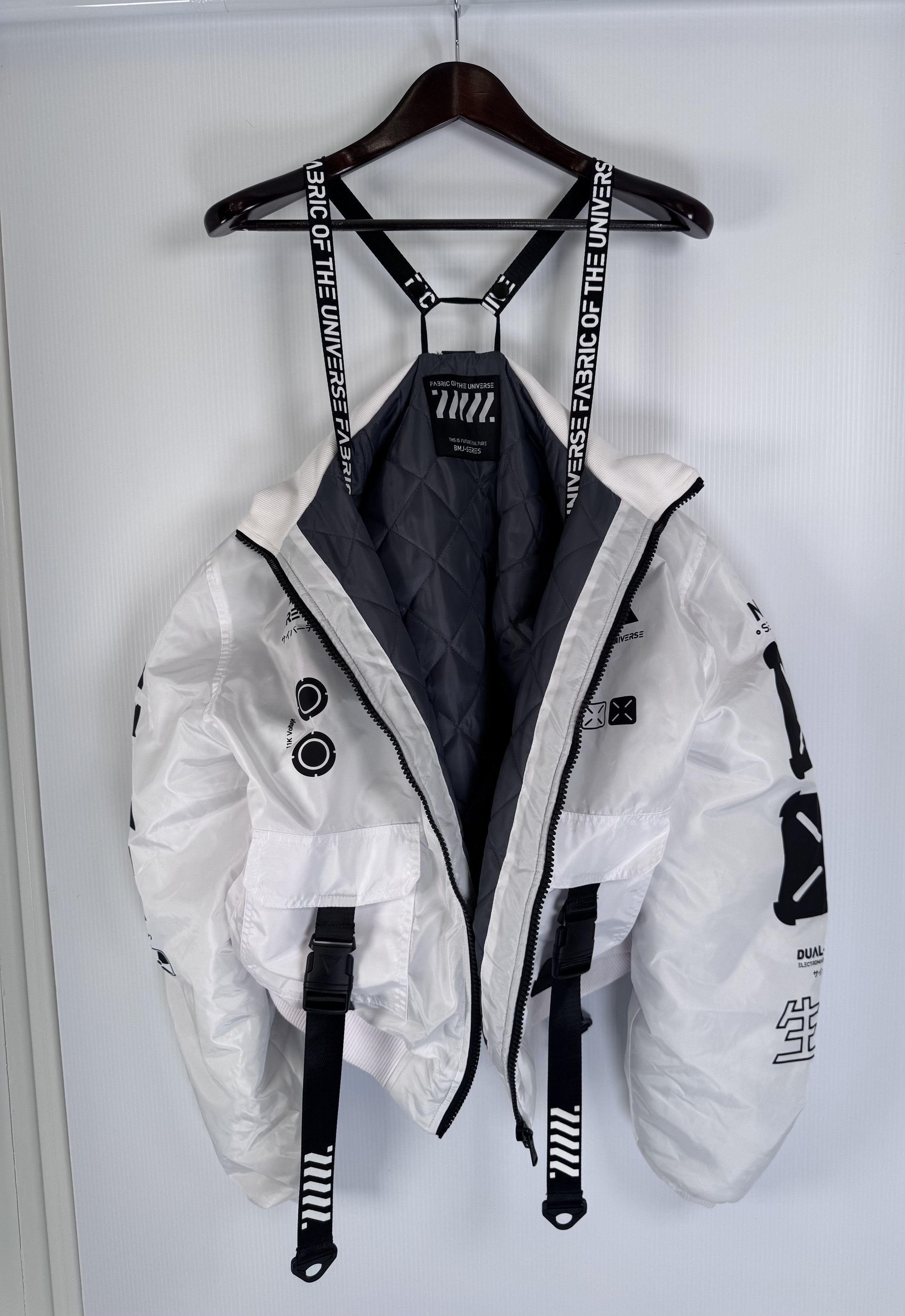 Other Fabric of the Universe Y-2050 White Cropped Bomber Jacket Size US XXL / EU 58 / 5 - 6 Thumbnail