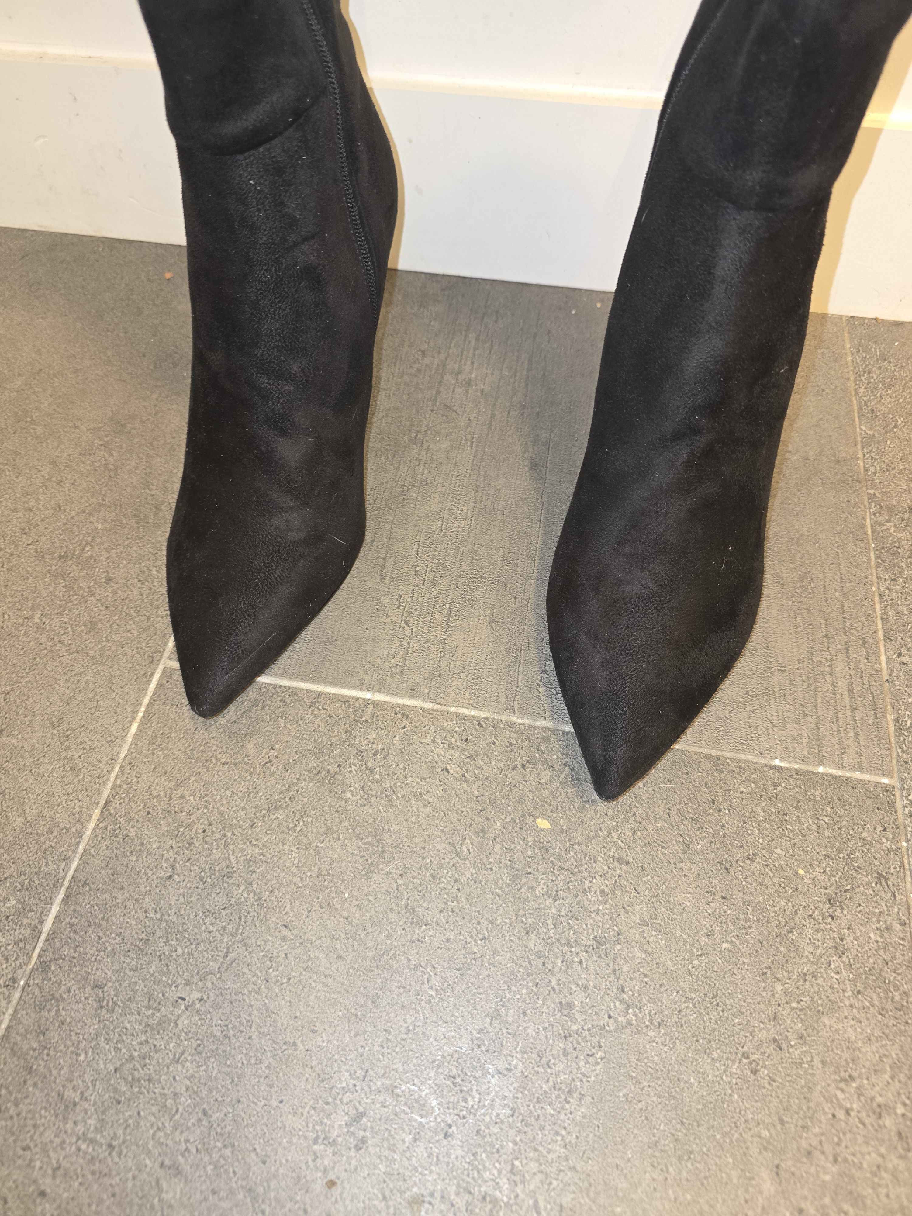 Marc Fisher Marc Fisher LTD Black Genessa3 Over-the-knee Boots Size 9M Size US 9 / IT 39 - 18 Thumbnail