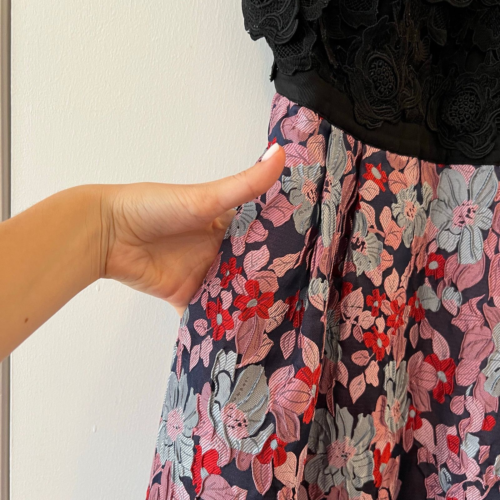 Monique Lhuillier ML Monique Lhuillier Multi Floral maxi dress Gown size 0 C10 Size XS / US 0-2 / IT 36-38 - 6 Thumbnail