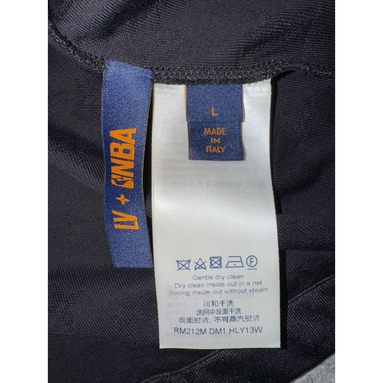 Louis Vuitton Louis Vuitton NBA Monogram Black Logo Buttoned Shirt Short Size US L / EU 52-54 / 3 - 20 Thumbnail