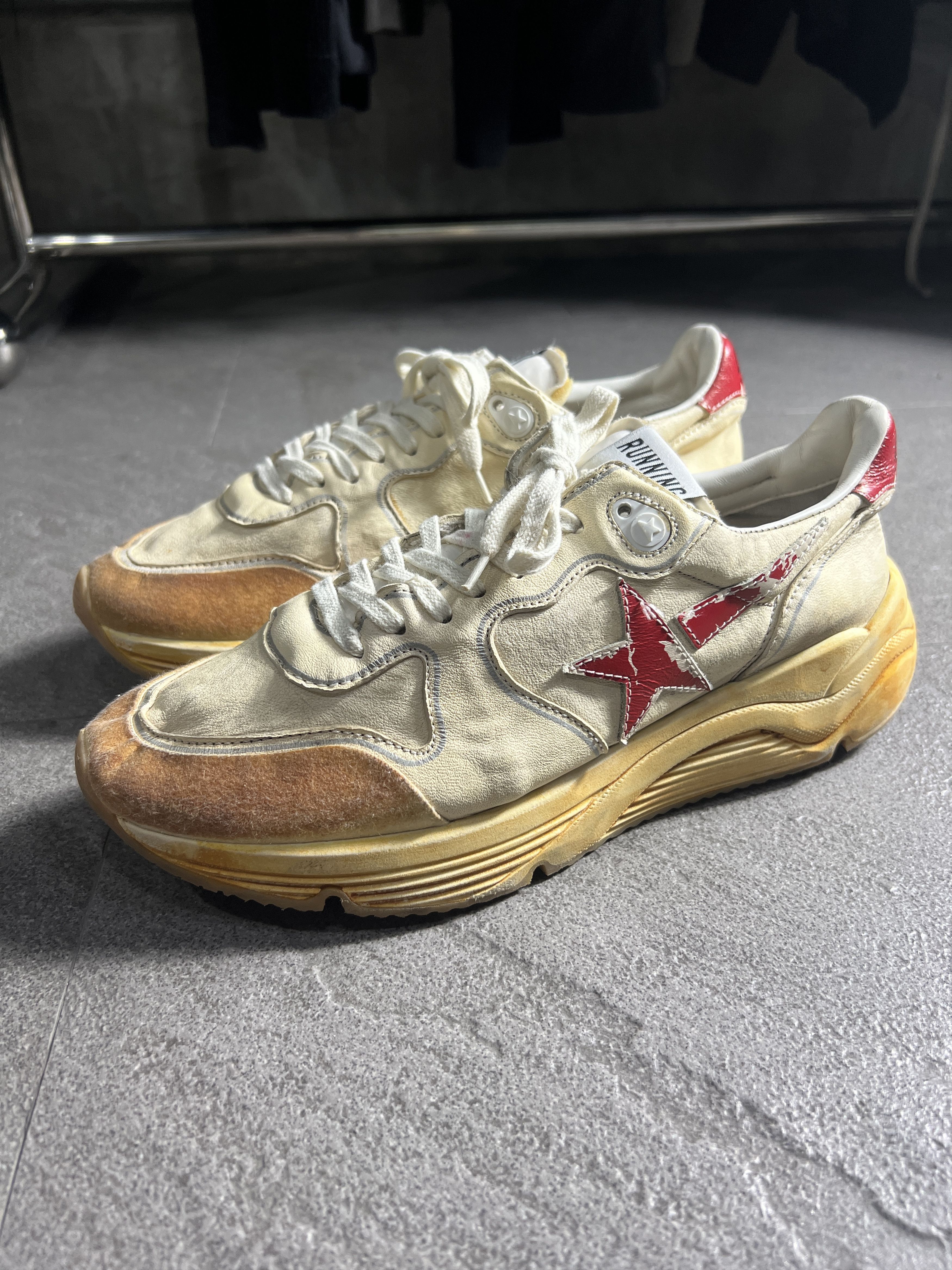 Golden Goose Golden Goose Running Sole Cream Red Star Size 36 Size US 7 / EU 40 - 2 Thumbnail