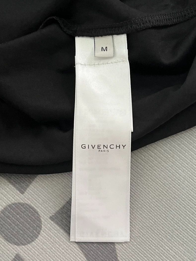 Givenchy Givenchy Black short-sleeve T-shirt, size M Size US M / EU 48-50 / 2 - 5 Thumbnail