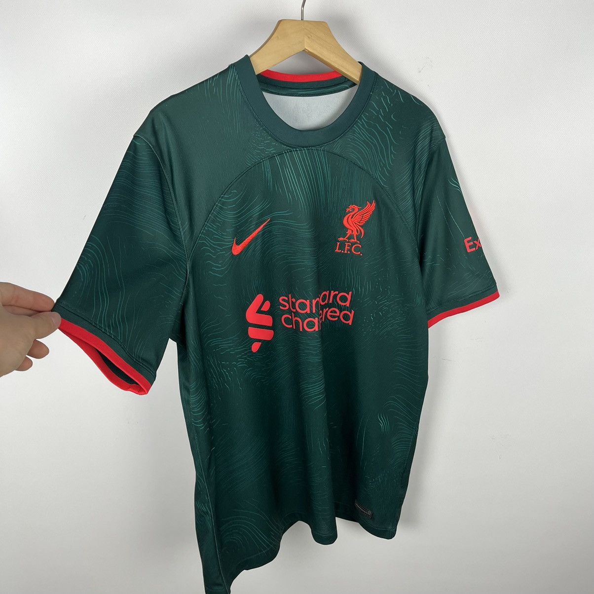 Nike Nike Liverpool third soccer jersey 2022/2023 Size US L / EU 52-54 / 3 - 6 Thumbnail