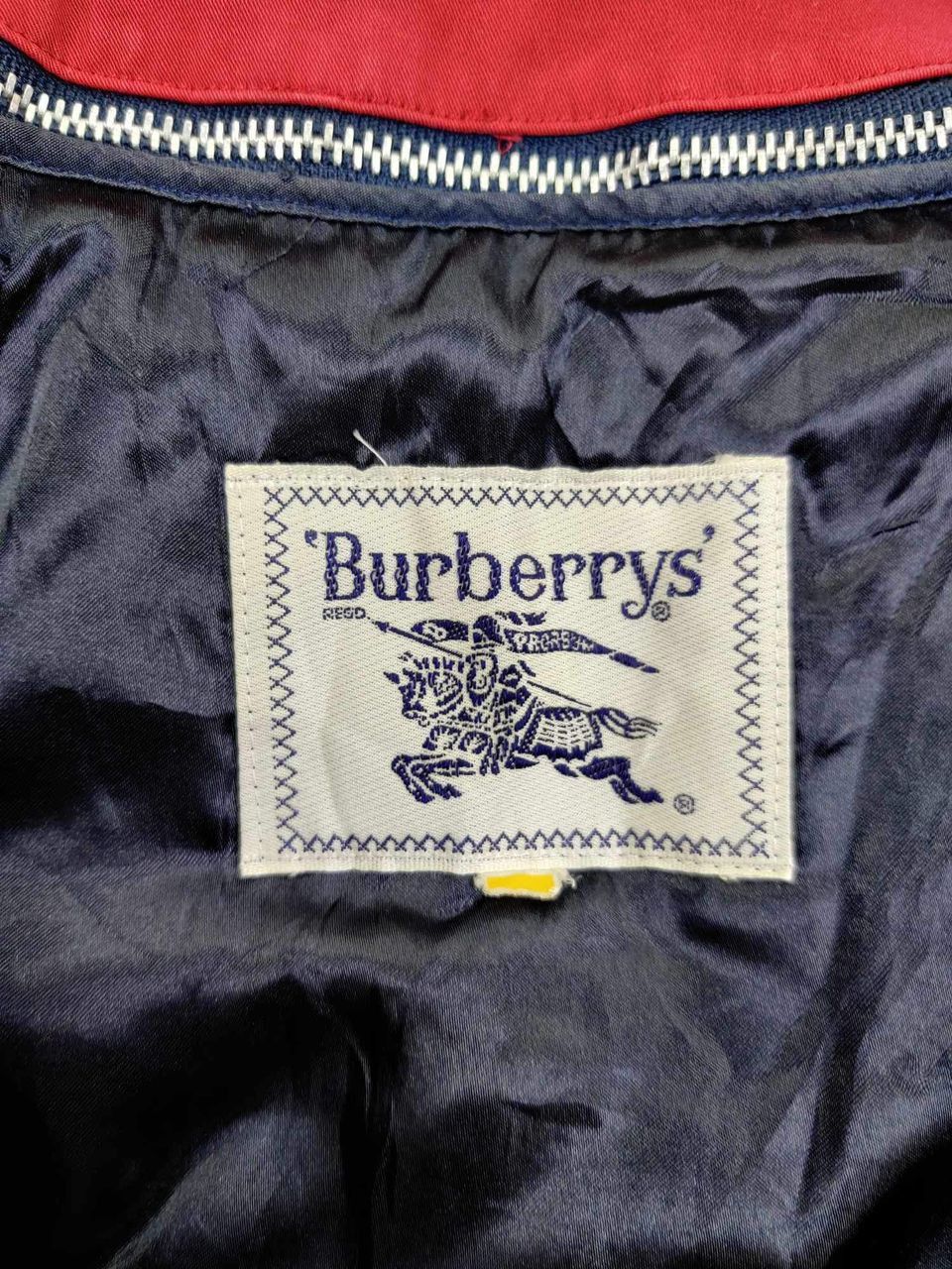 Burberry Vintage Burberrys Parka Red Padded Hoodie Jacket Size US M / EU 48-50 / 2 - 15 Thumbnail