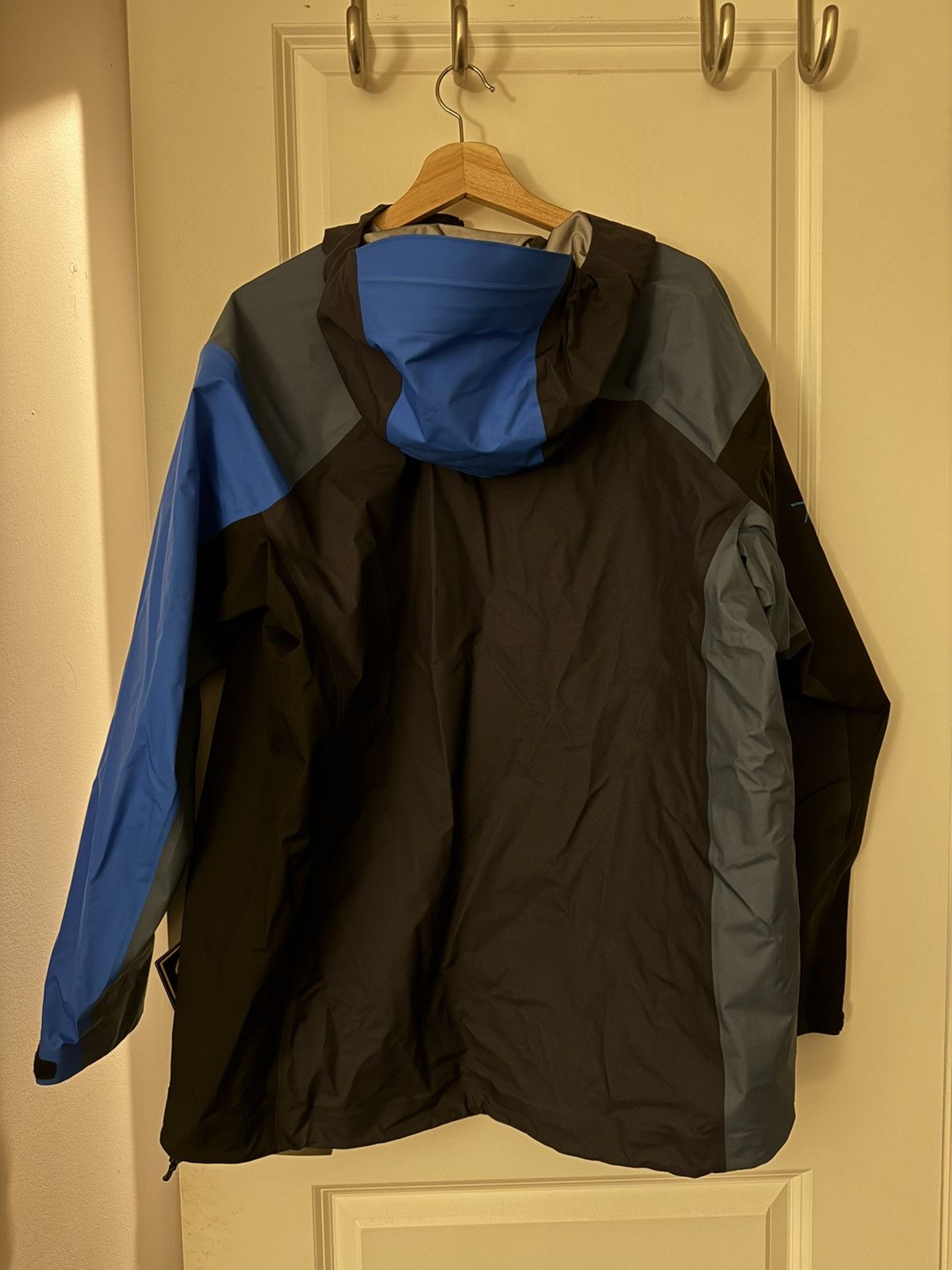 Arc'teryx × Beams Plus BNWT Arc’teryx x Beams Plus Beta Jacket Boro Blue Size US M / EU 48-50 / 2 - 18 Thumbnail