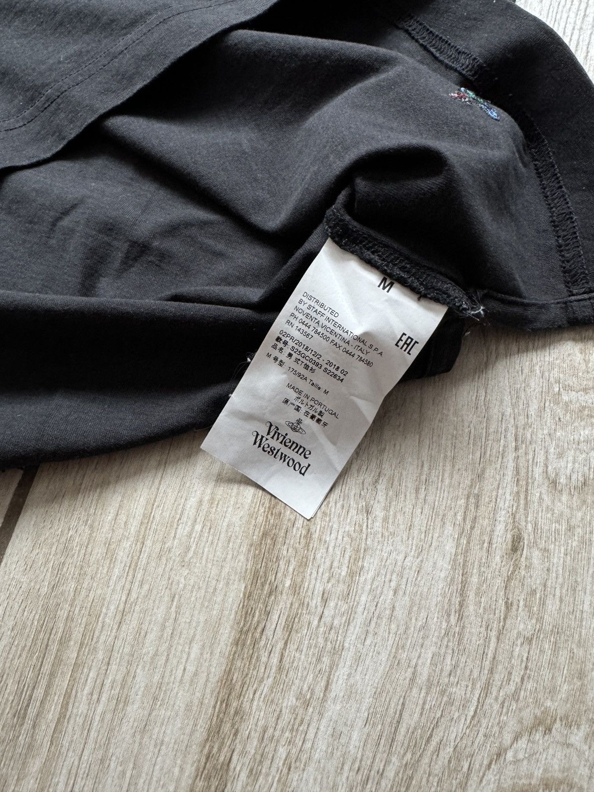 Vivienne Westwood Vivienne Westwood big logo gambling tee (M) Size US M / EU 48-50 / 2 - 5 Thumbnail