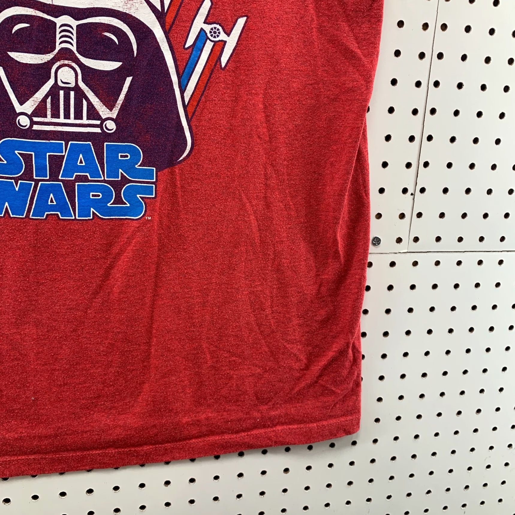 Star Wars Star Wars Darth Vader Red Sleeveless Top Mens Large Front Graphic Size US L / EU 52-54 / 3 - 5 Thumbnail