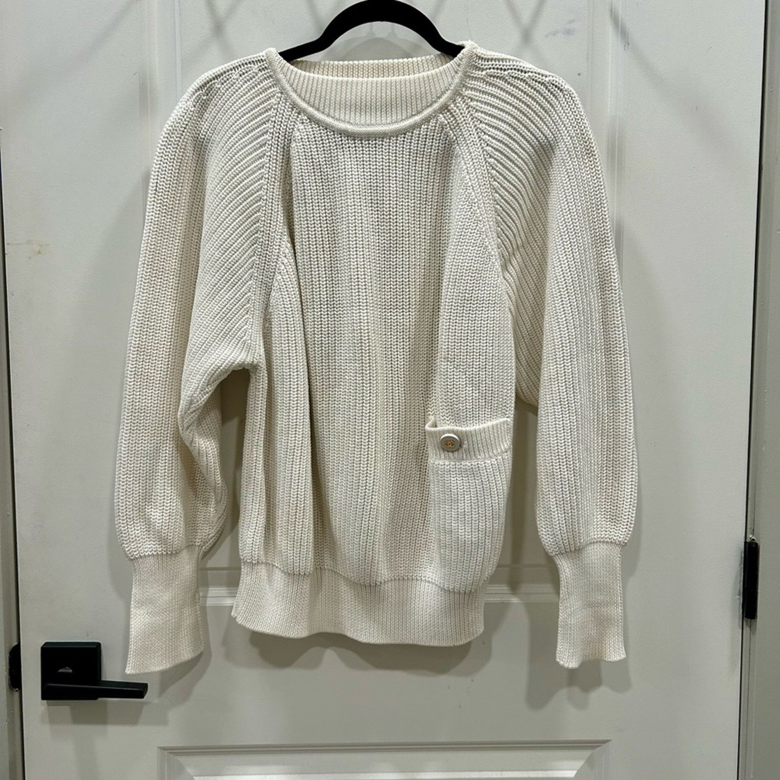 Chanel CHANEL CC Logo Button Low Gauge Knit Sweater Jumper 40 Cream Size L / US 10 / IT 46 - 2 Thumbnail