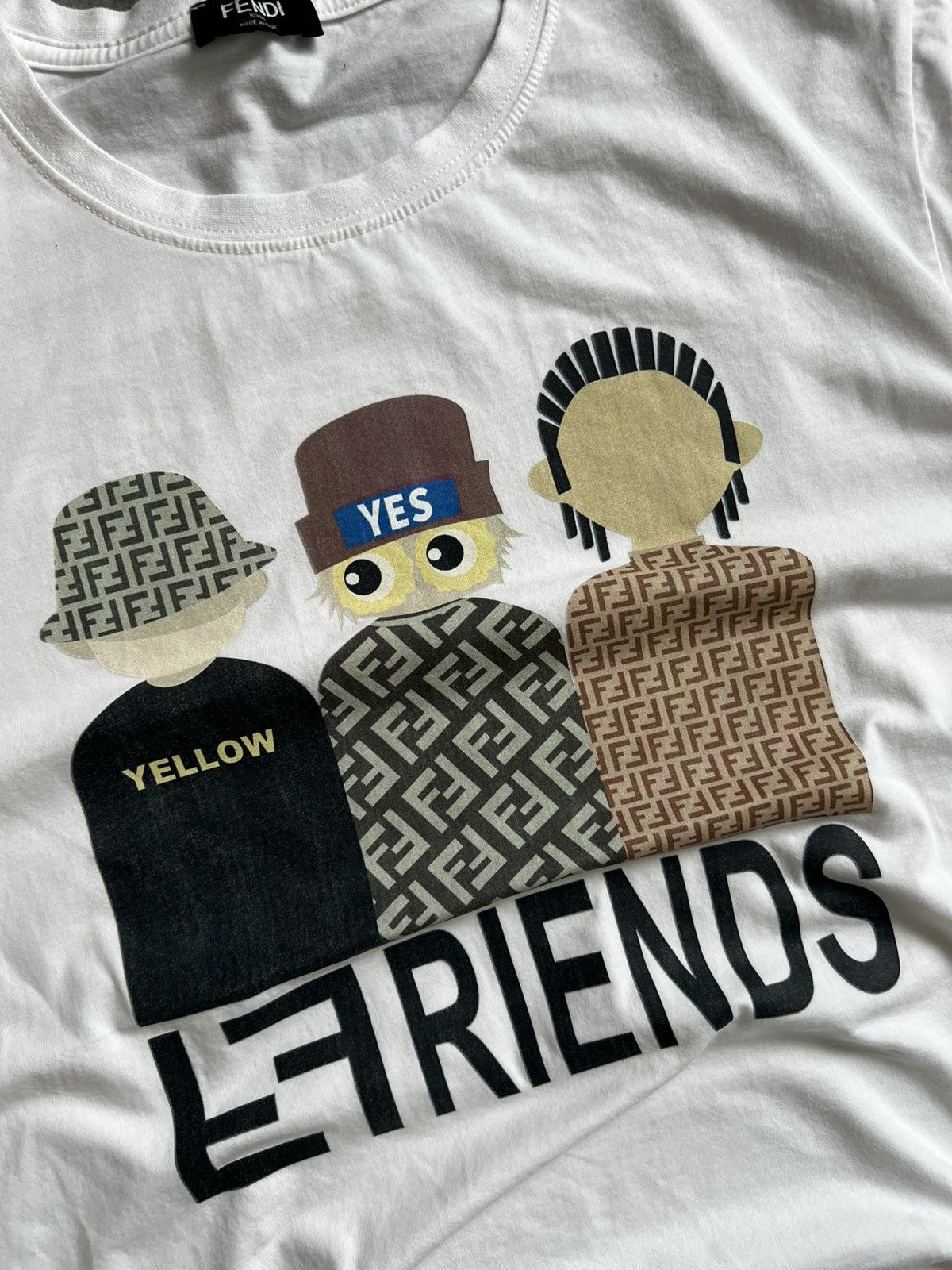 Fendi Fendi Friends Tshirt Size US M / EU 48-50 / 2 - 6 Thumbnail
