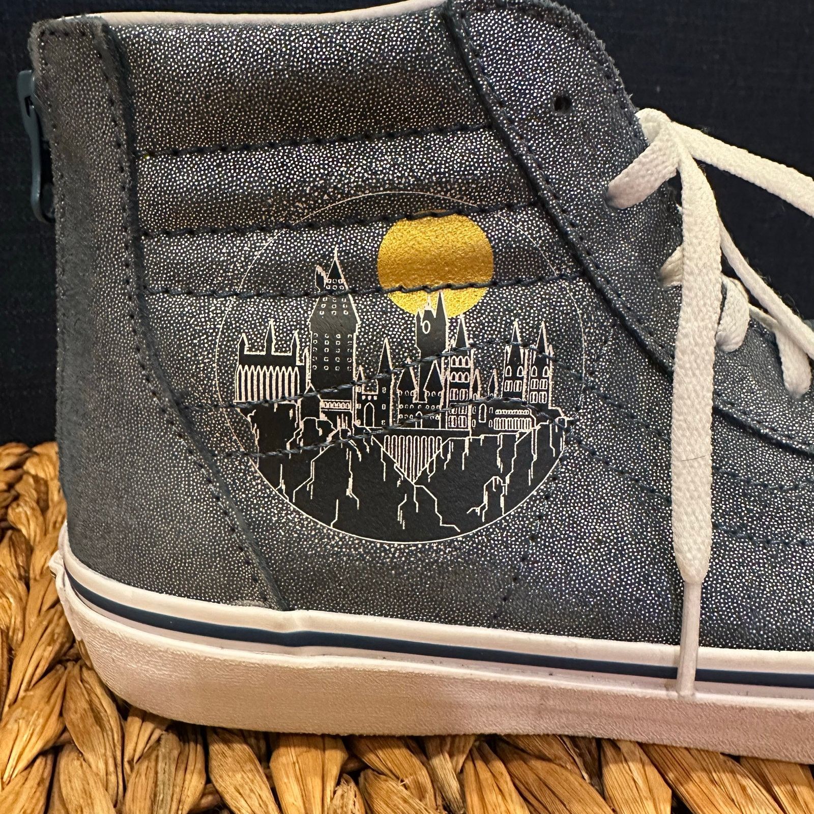 Vans Harry Potter Vans sz 7 Y Hogwarts Metallic Sneakers Sk8-Hi Size US 8 / IT 38 - 9 Thumbnail
