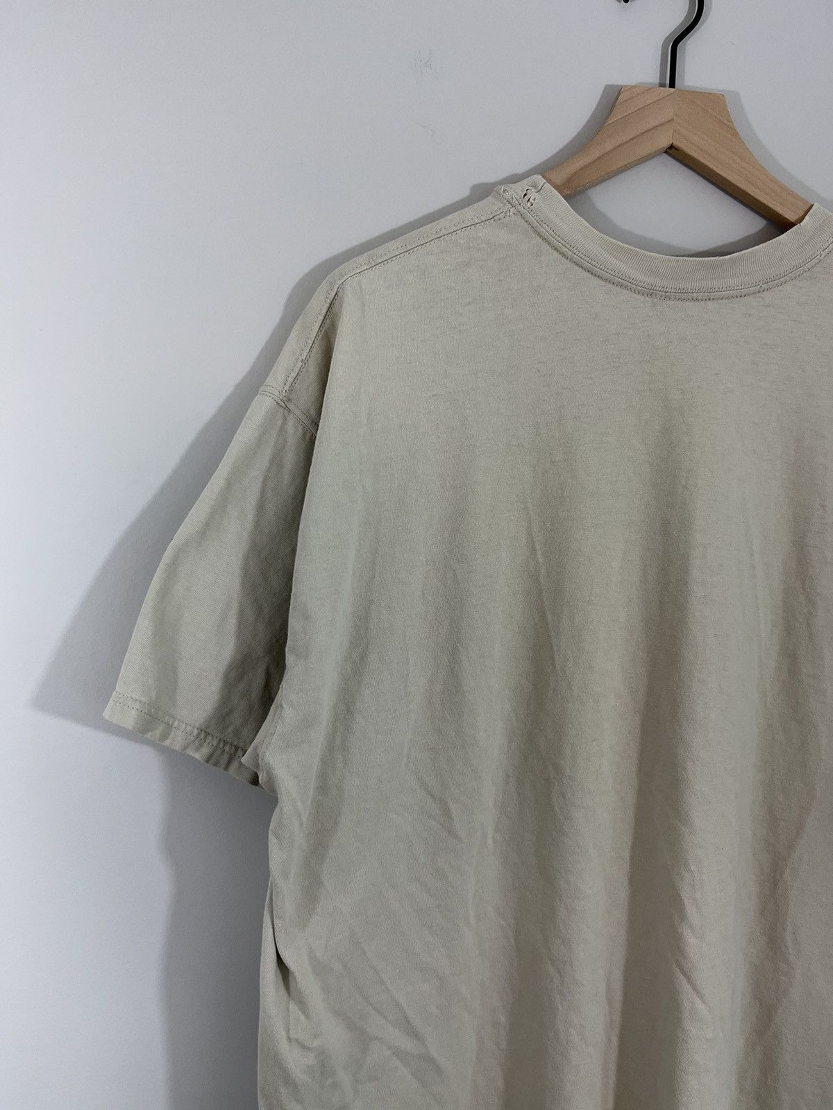 Champion Thrashed Blank Distressed Tee Size US L / EU 52-54 / 3 - 15 Thumbnail
