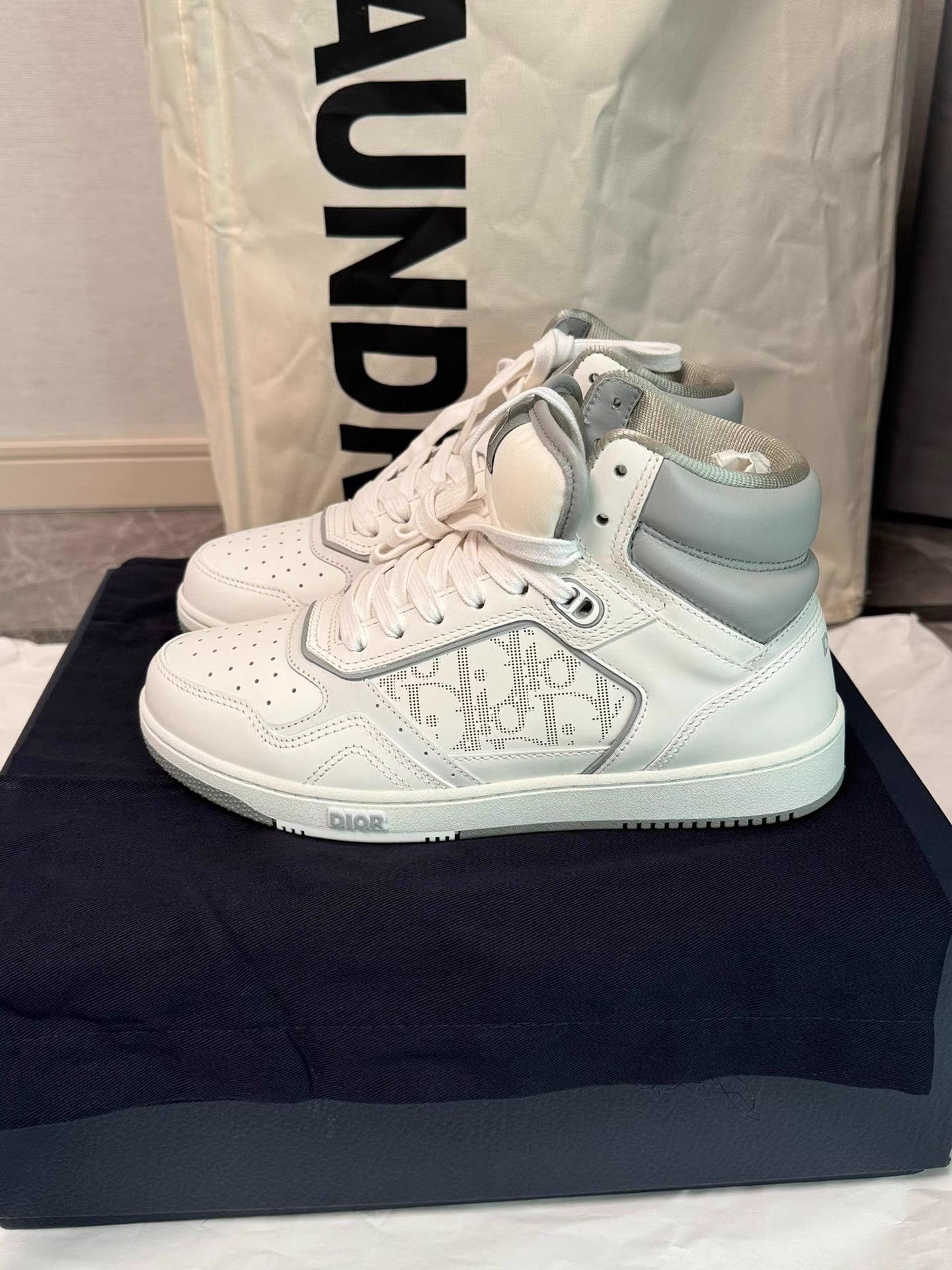 Dior DIOR B27 High-Top Sneakers K6 Size US 8 / IT 38 - 1 Thumbnail