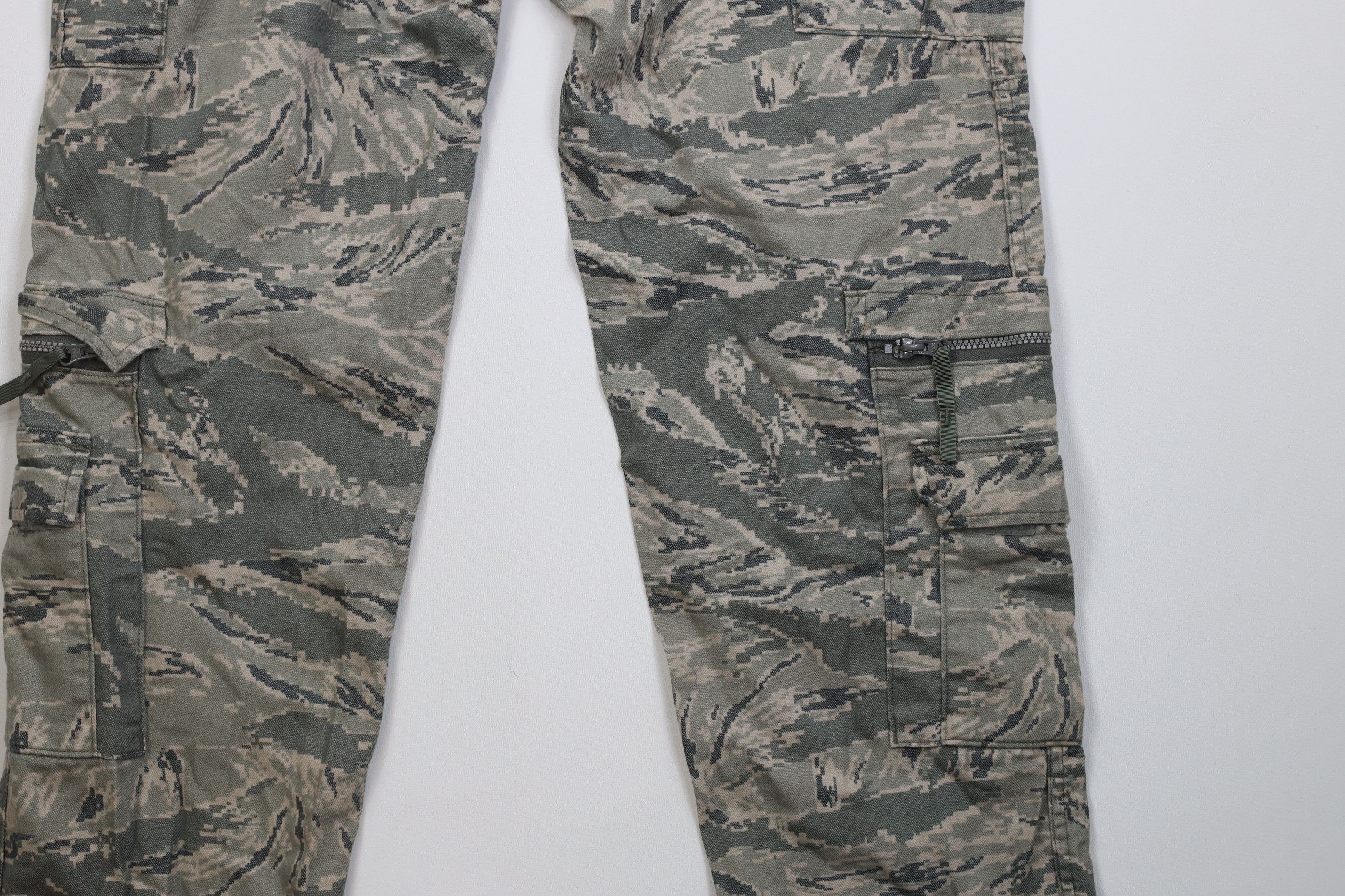 Vintage Vintage Y2K USGI Long Airmans Battle Camouflage Cargo Pants Size US 34 / EU 50 - 15 Thumbnail