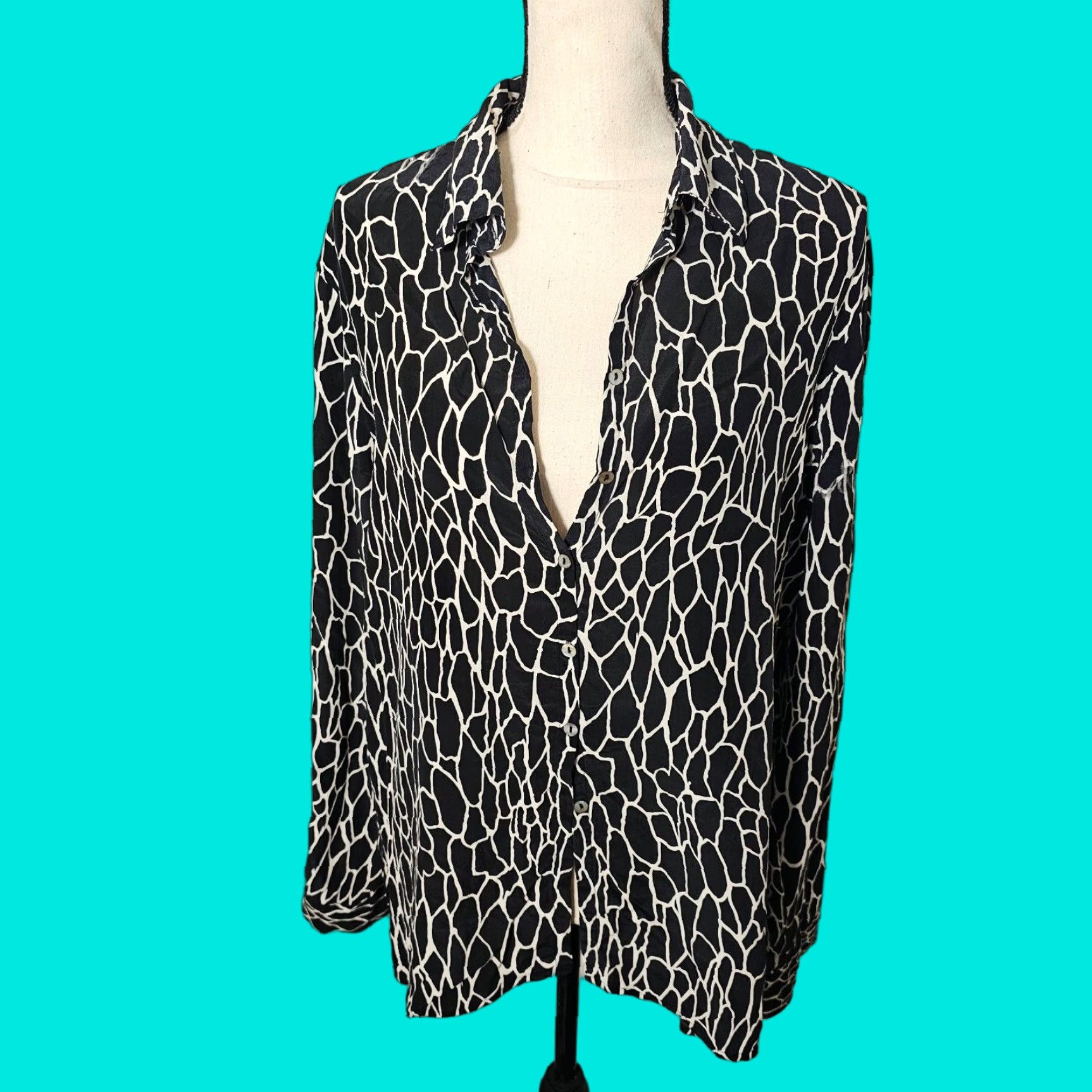 Vintage VINTAGE Allison Taylor Shirt Blouse Women's M Black & White Silk Geometric Print Geometric Blouse 90s Womens Size M / US 6-8 / IT 42-44 - 1 Thumbnail