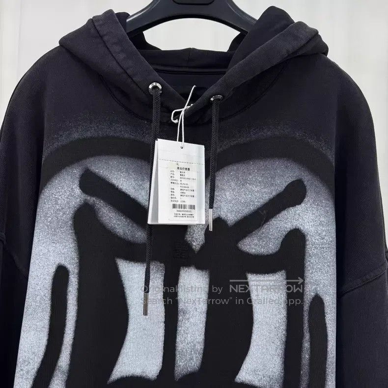 Givenchy Givenchy Chito collaboration dog graffiti washed hoodie Size US L / EU 52-54 / 3 - 3 Thumbnail