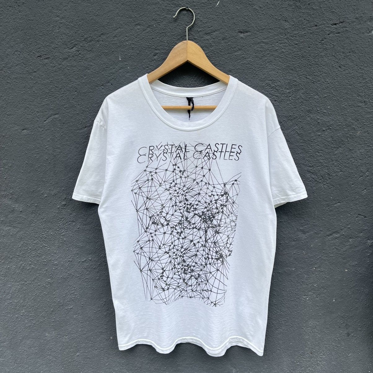 Band Tees Thrashed Vintage Crystal Castles Canadanian Electronic Tee Size US L / EU 52-54 / 3 - 1 Thumbnail